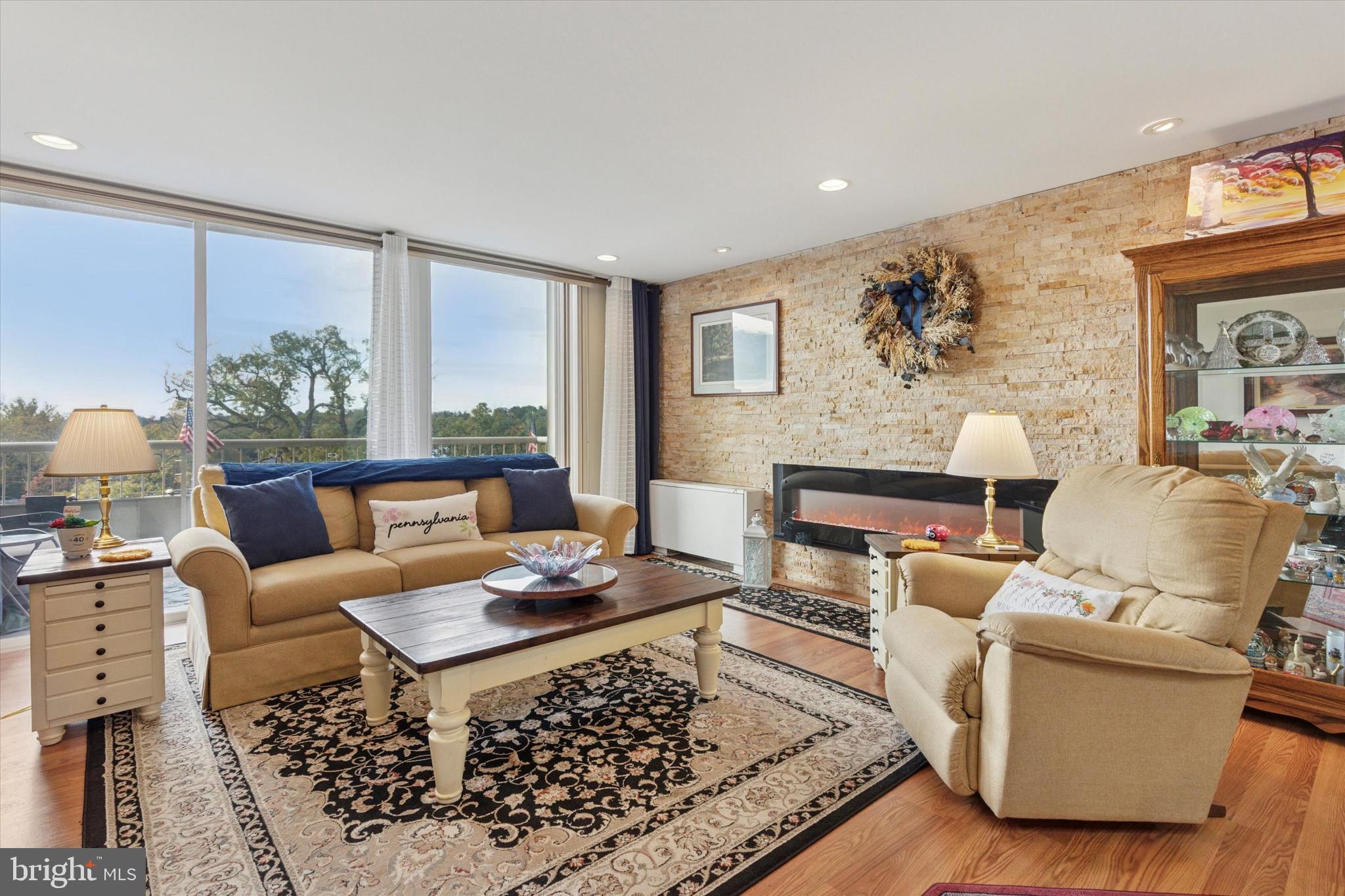 100 WEST AVENUE 609 SOUTH/F9