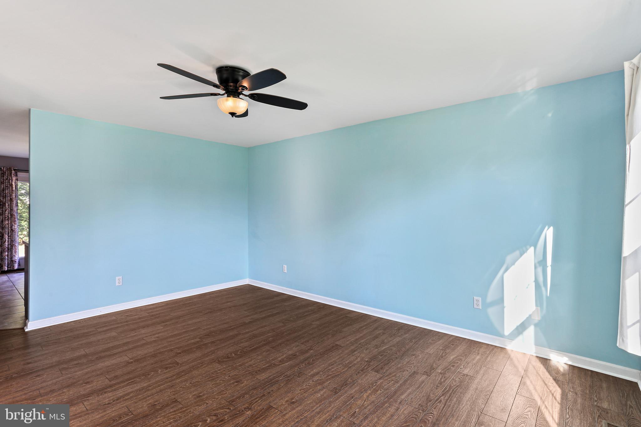 STERLING OAKS - Residential