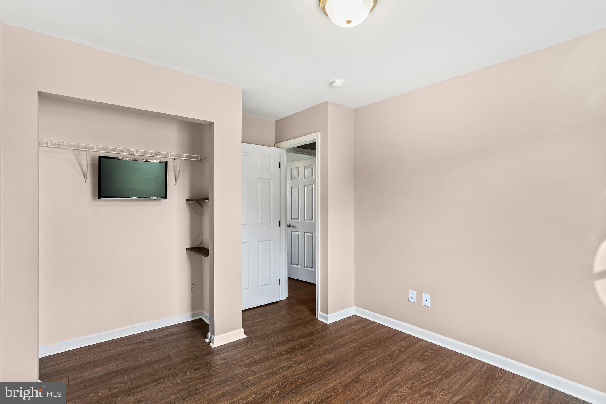 STERLING OAKS - Residential