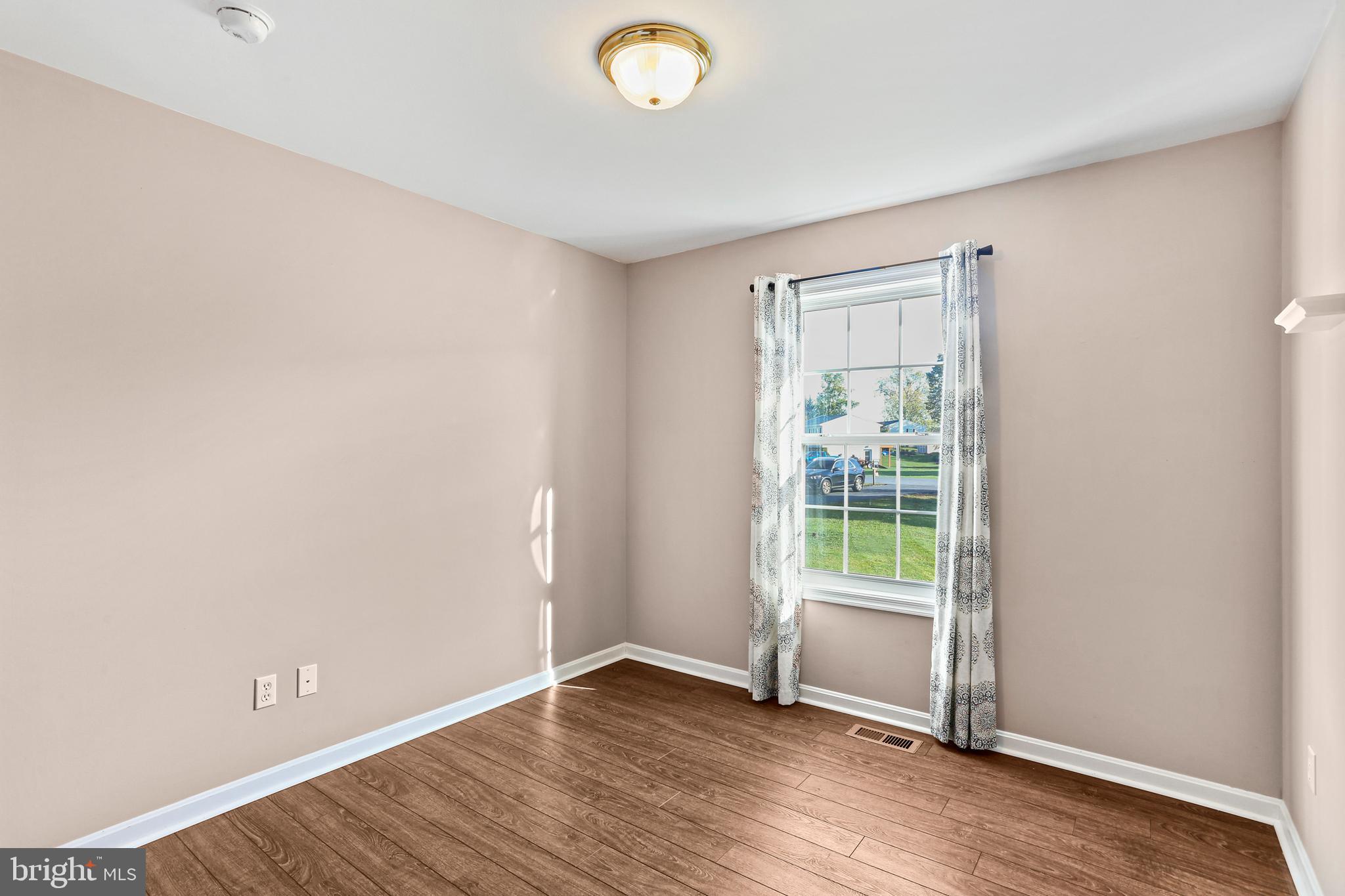 STERLING OAKS - Residential