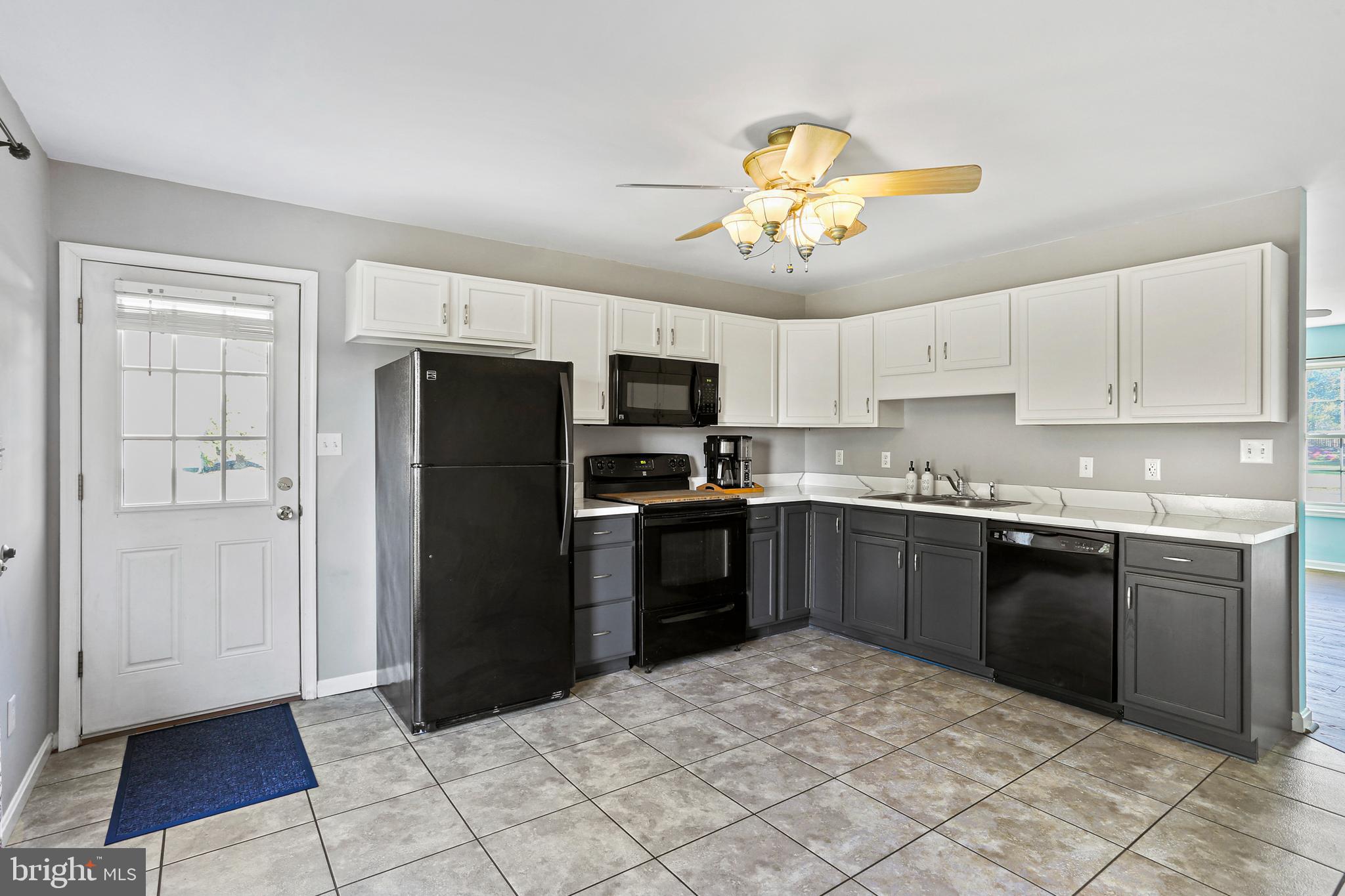 STERLING OAKS - Residential