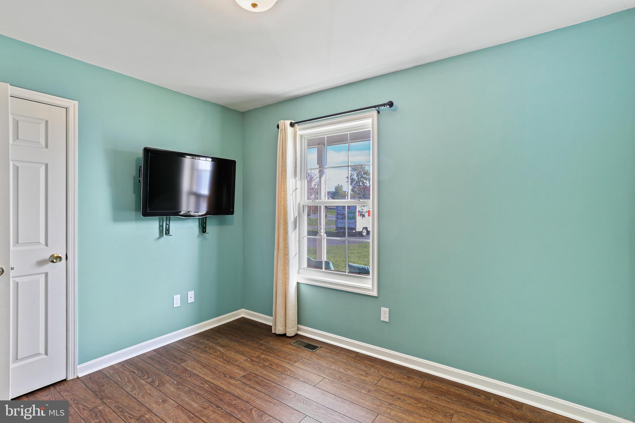 STERLING OAKS - Residential