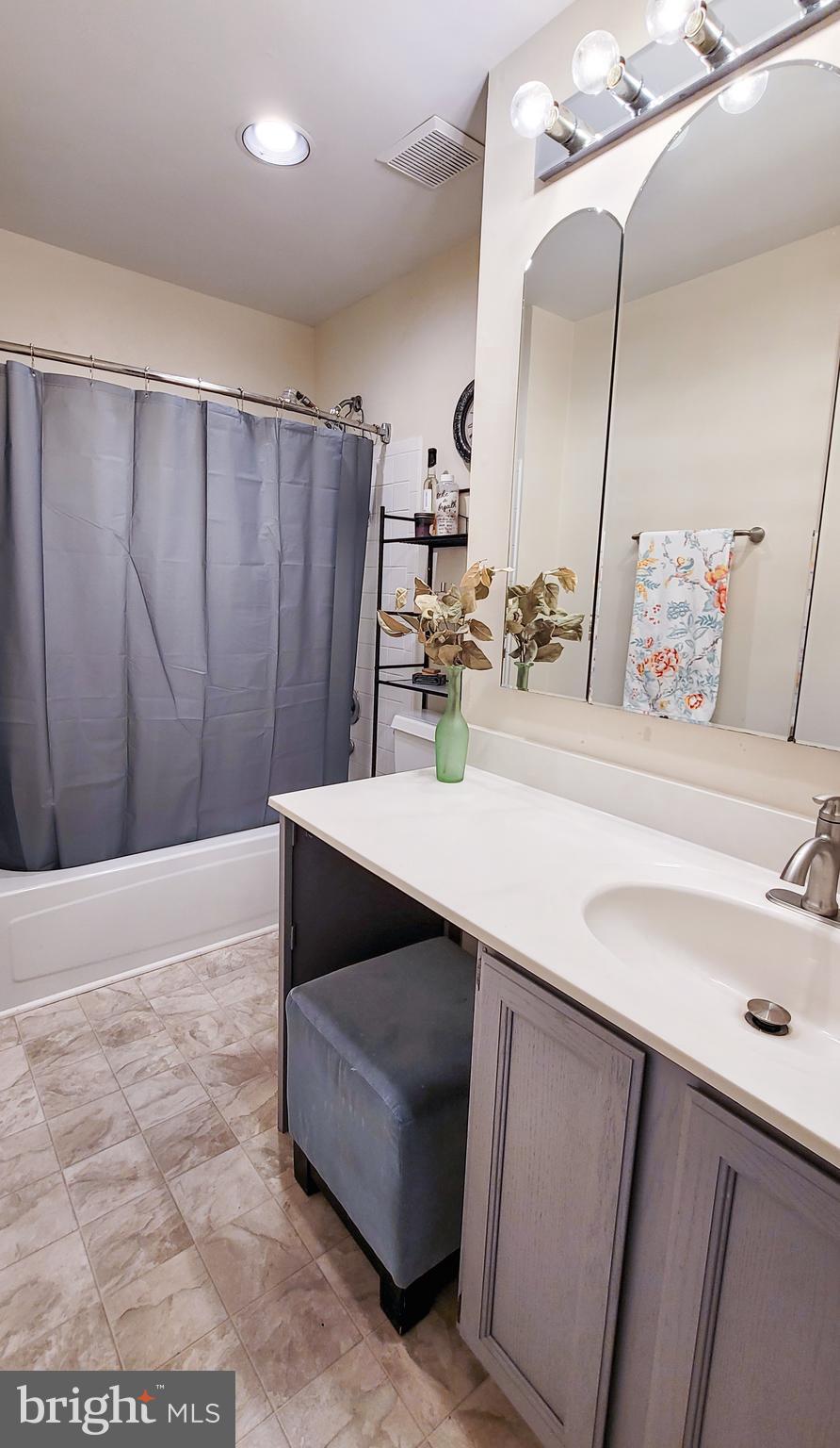 WILLOWCREST - Residential