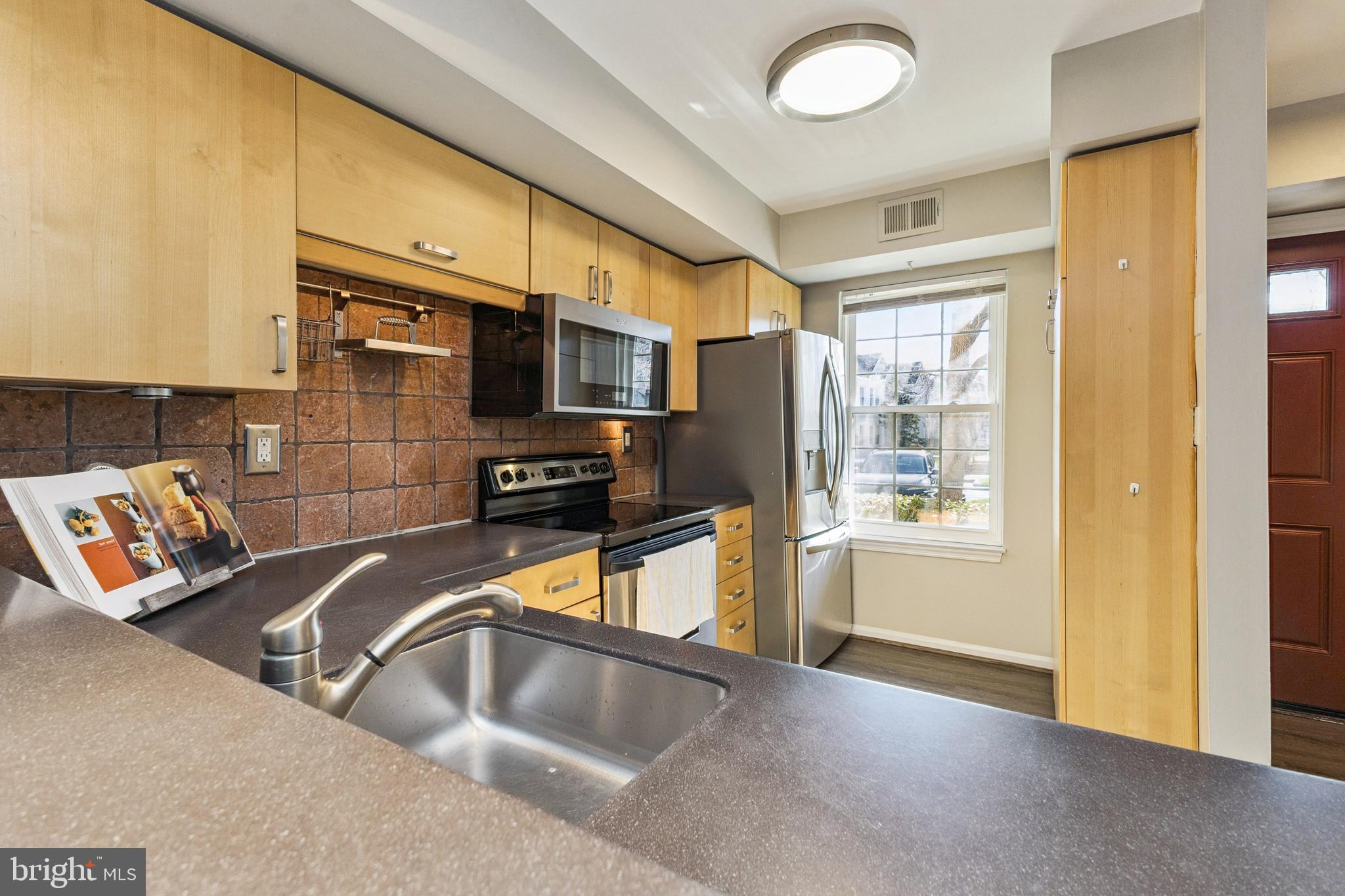 WATERS EDGE - Residential