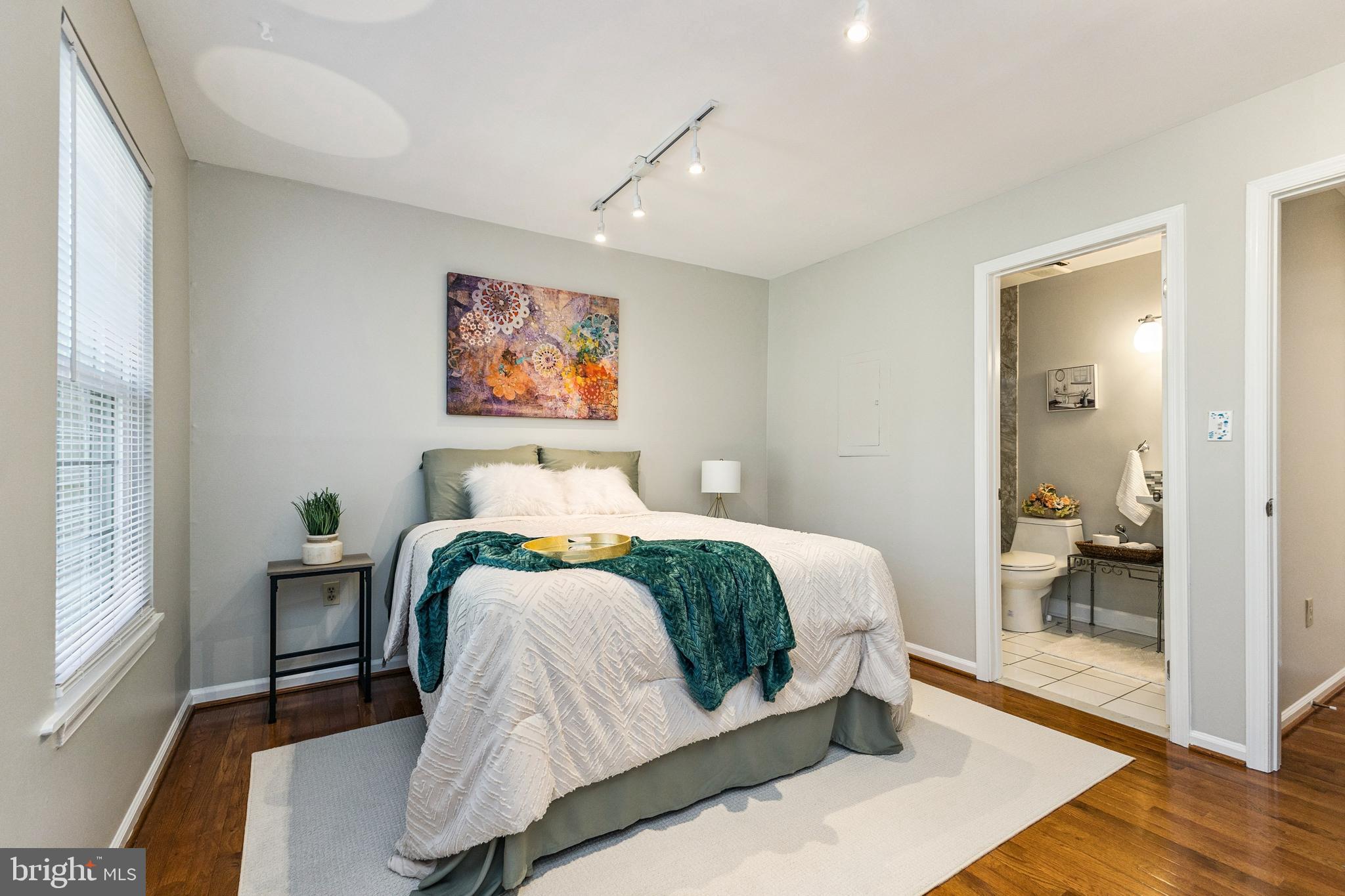 WATERS EDGE - Residential