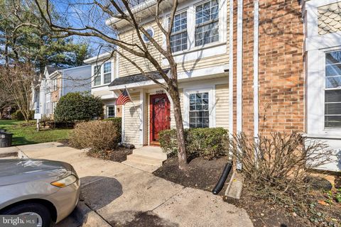 Photo of 3378 Lakeside View Drive #14-2, FALLS CHURCH, VA 22041 (MLS # VAFX2297196)