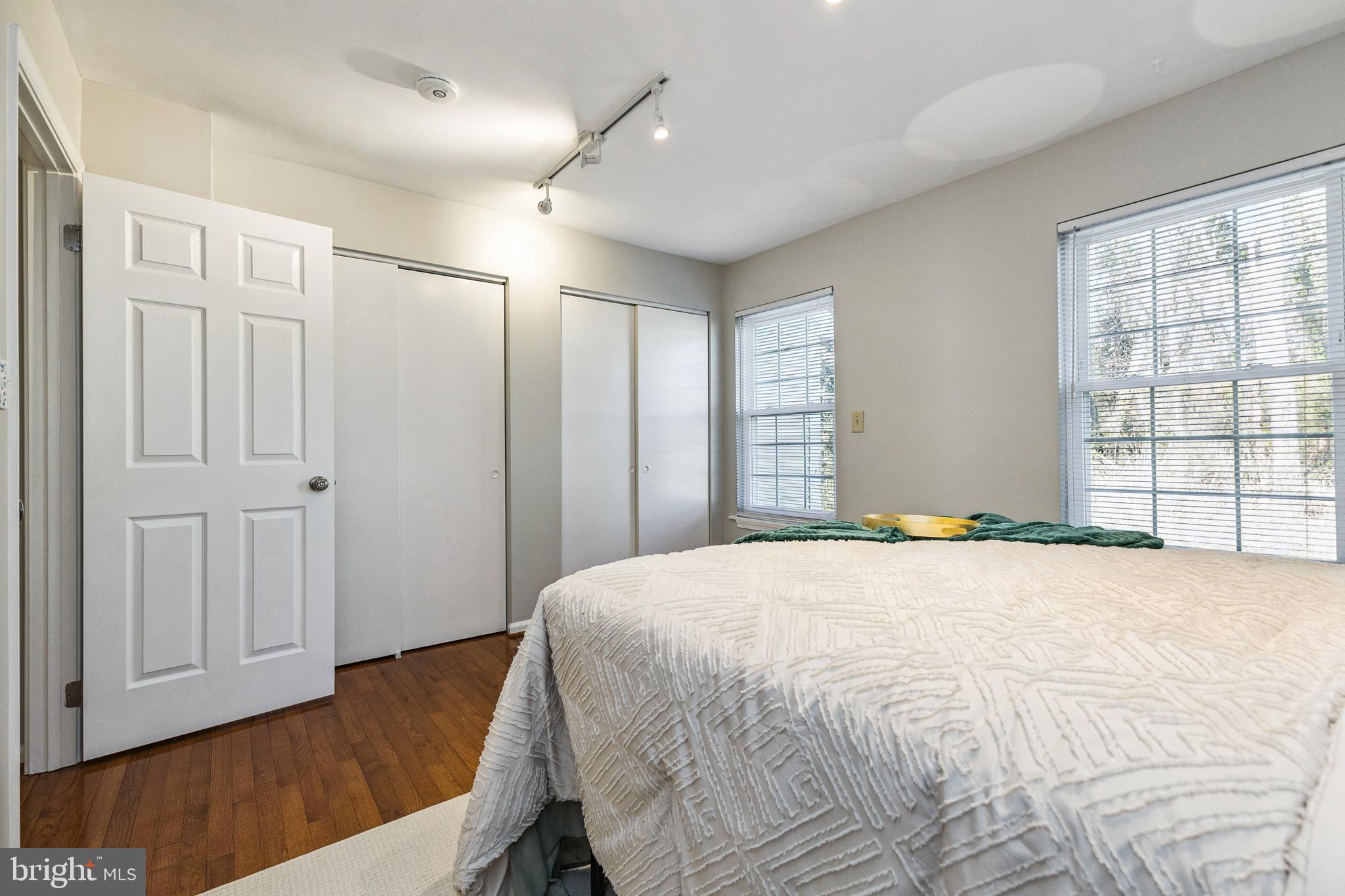 WATERS EDGE - Residential