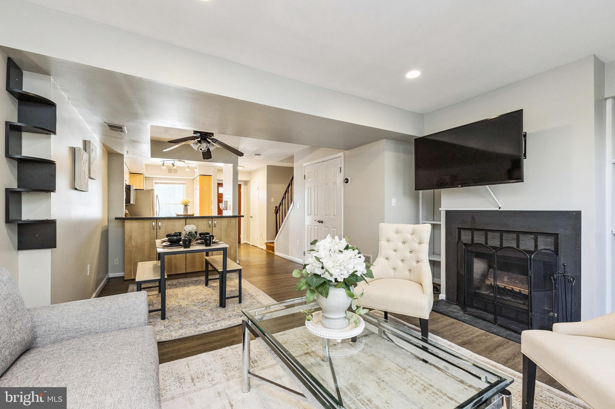 WATERS EDGE - Residential