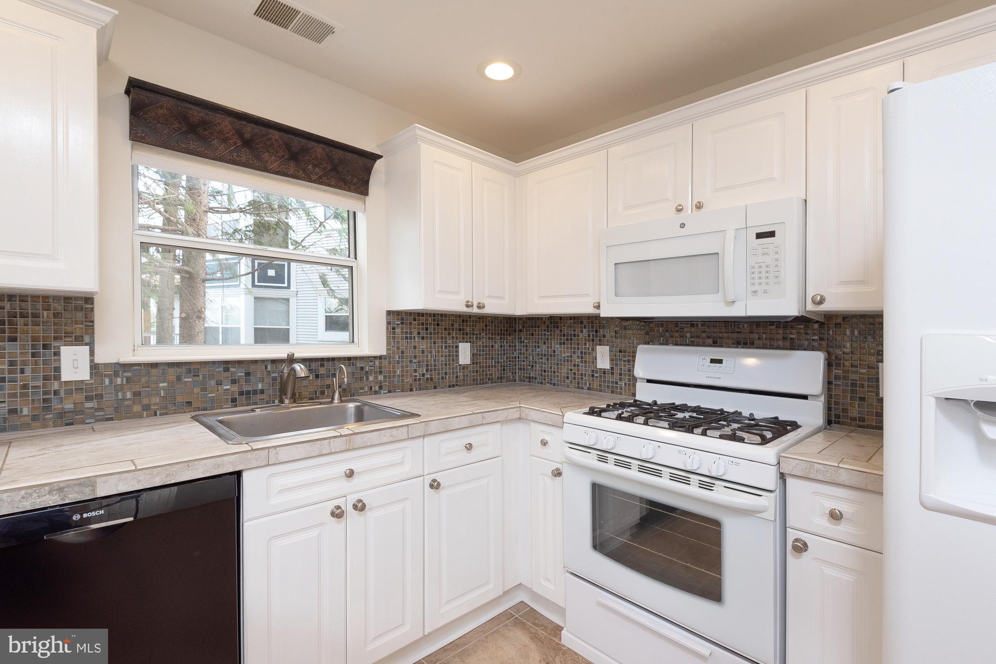 20575 SNOWSHOE SQUARE 202