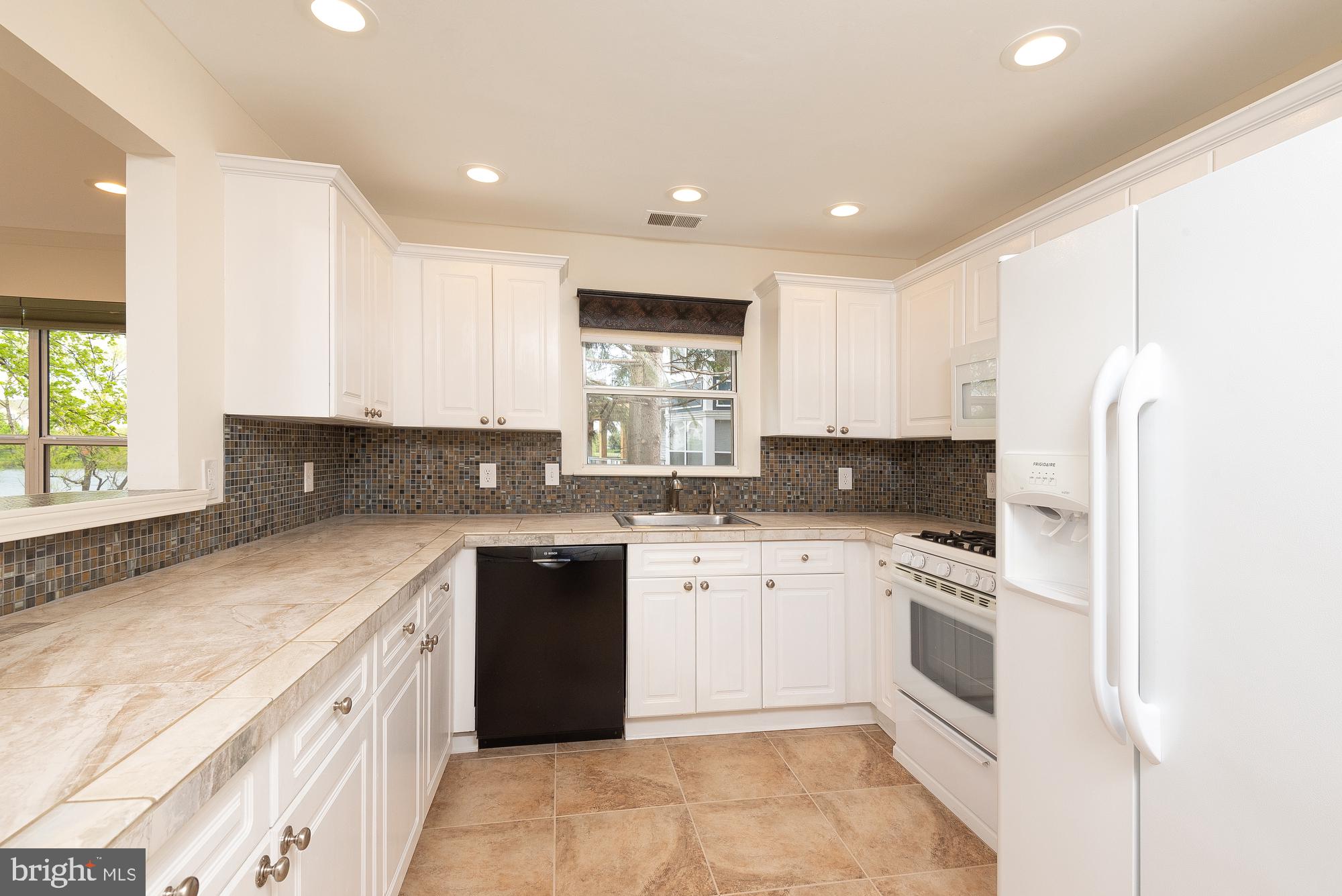 20575 SNOWSHOE SQUARE 202