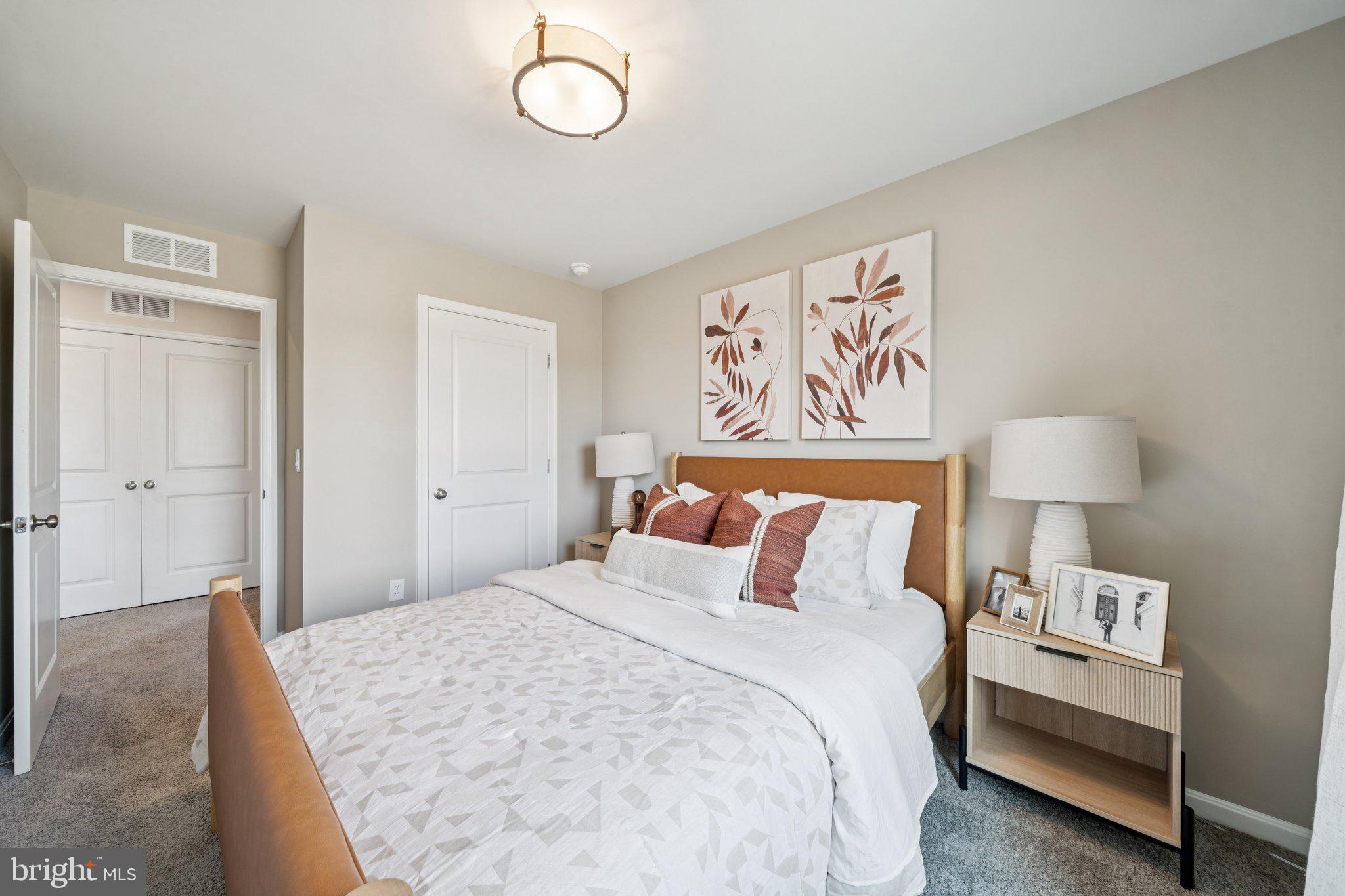 SUMMIT TOWNS - Residential