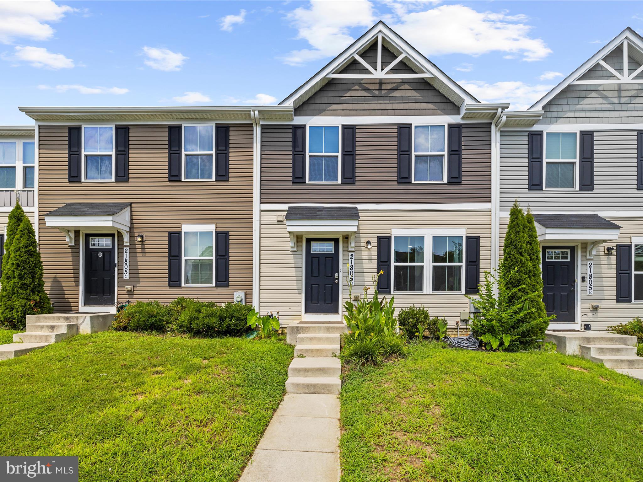 Step inside this beautifully maintained 3-level interior townhome featuring 3 spacious bedrooms and 2.5 bathrooms—the perfect blend of comfort, style, and convenience. The main and lower levels boast sleek, durable LVP flooring that complements any décor, while the open-concept kitchen shines with stainless steel appliances, recessed lighting, and plenty of space for cooking and entertaining.
Upstairs, unwind in the primary suite, complete with a large walk-in closet and a private bath—your personal retreat after a long day. The lower level offers endless possibilities—make it your home gym, a cozy theater room, private office, or even create an additional bedroom to fit your lifestyle.
Located just minutes from PAX Naval Air Station, with easy access to local shopping, dining, Flat Iron Farm, and the scenic St. Mary’s River State Park, this home places all the best of Southern Maryland right at your doorstep.
Whether you're upsizing, downsizing, or purchasing your first home—this one checks all the boxes.