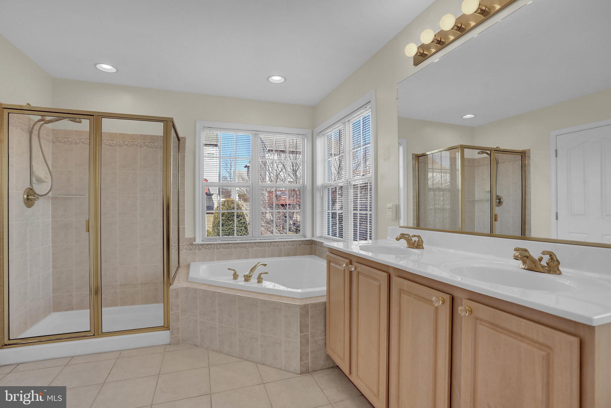 LONG BAR HARBOR - Residential