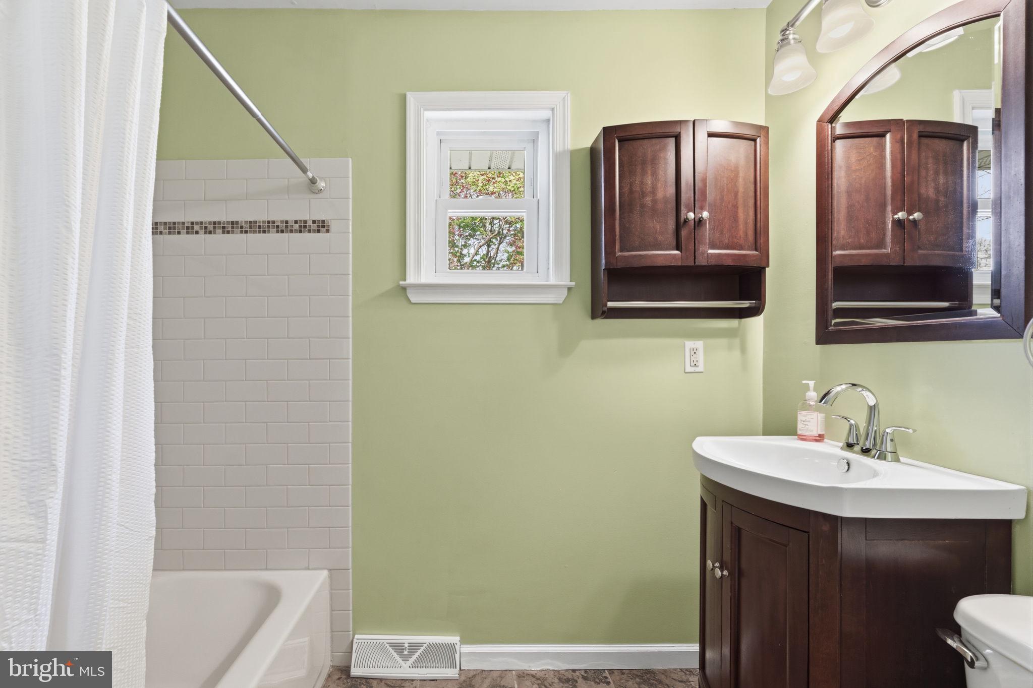 PENNSBURY HGTS - Residential