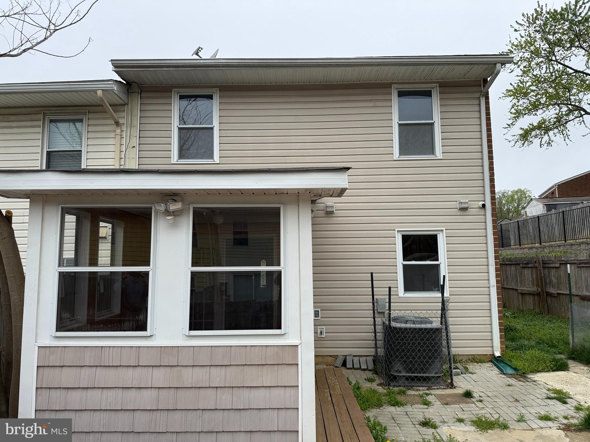 STAFFORD OAKS - Residential