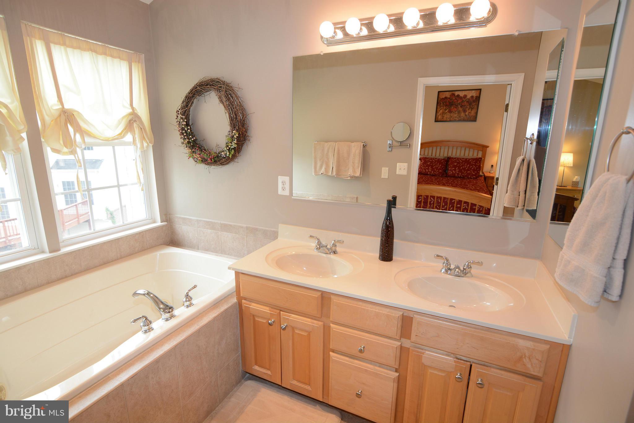 CROFTON MANOR - Residential