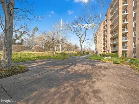 1375 Pershing Boulevard Unit 602, Reading, PA MLS: PABK2053888