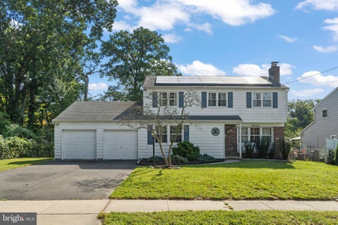 Photo of 1 Longwood Drive, BURLINGTON, NJ 08016 (MLS # NJBL2120700)