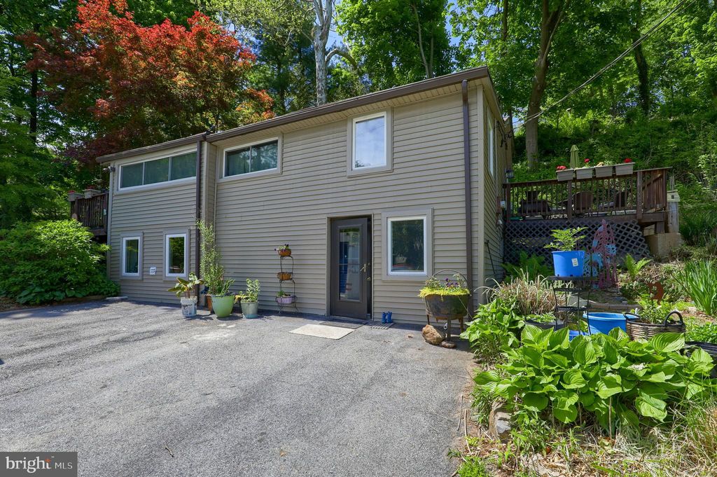 Photo of 638 SYCAMORE DR, COLUMBIA, PA 17512 (MLS # PALA2036894)