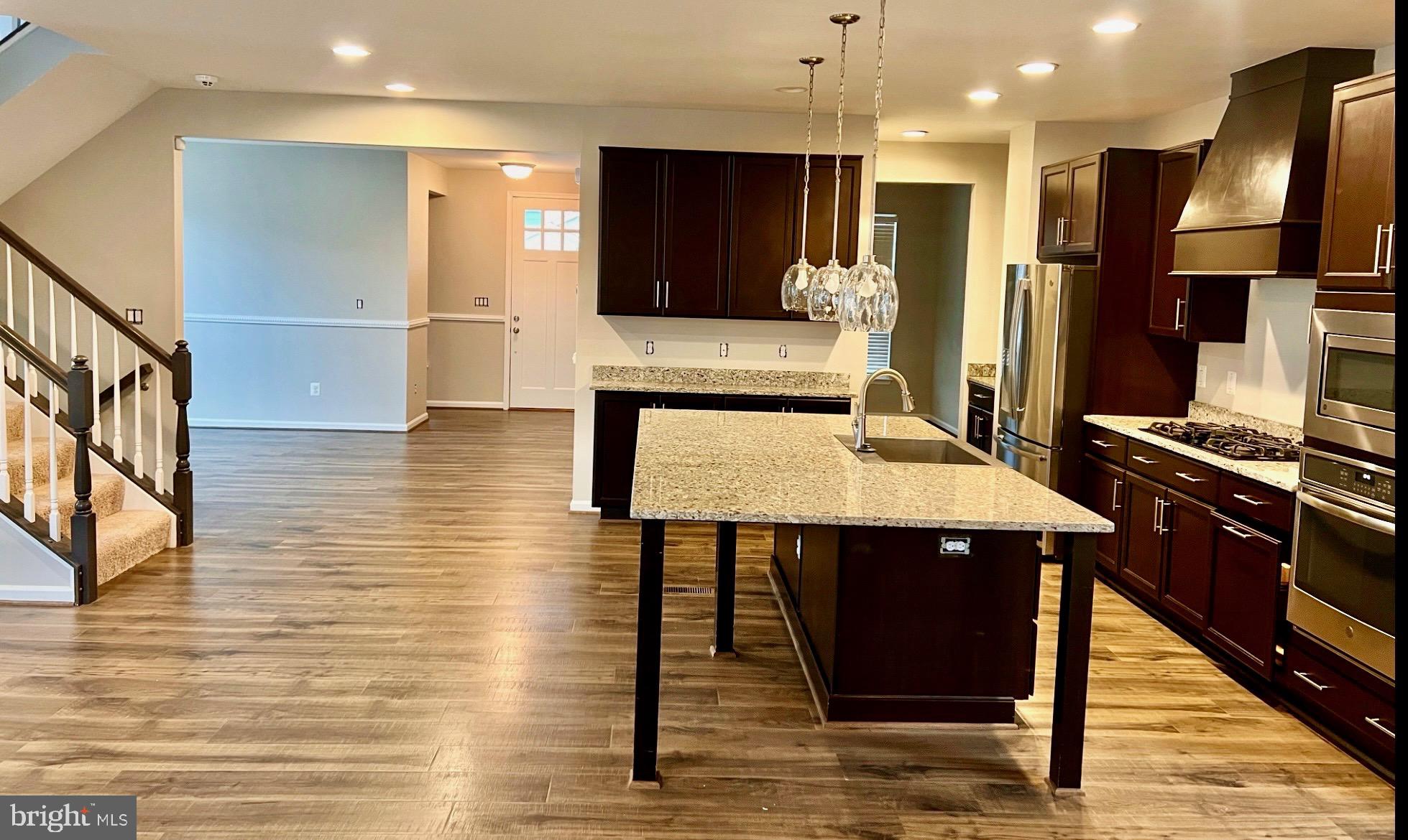 EMBREY MILL - Residential Lease