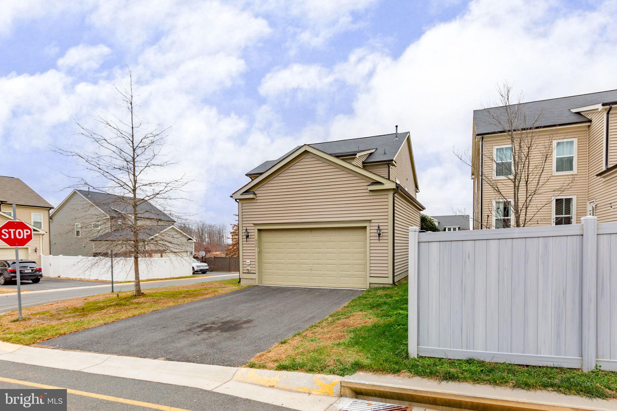 EMBREY MILL - Residential Lease