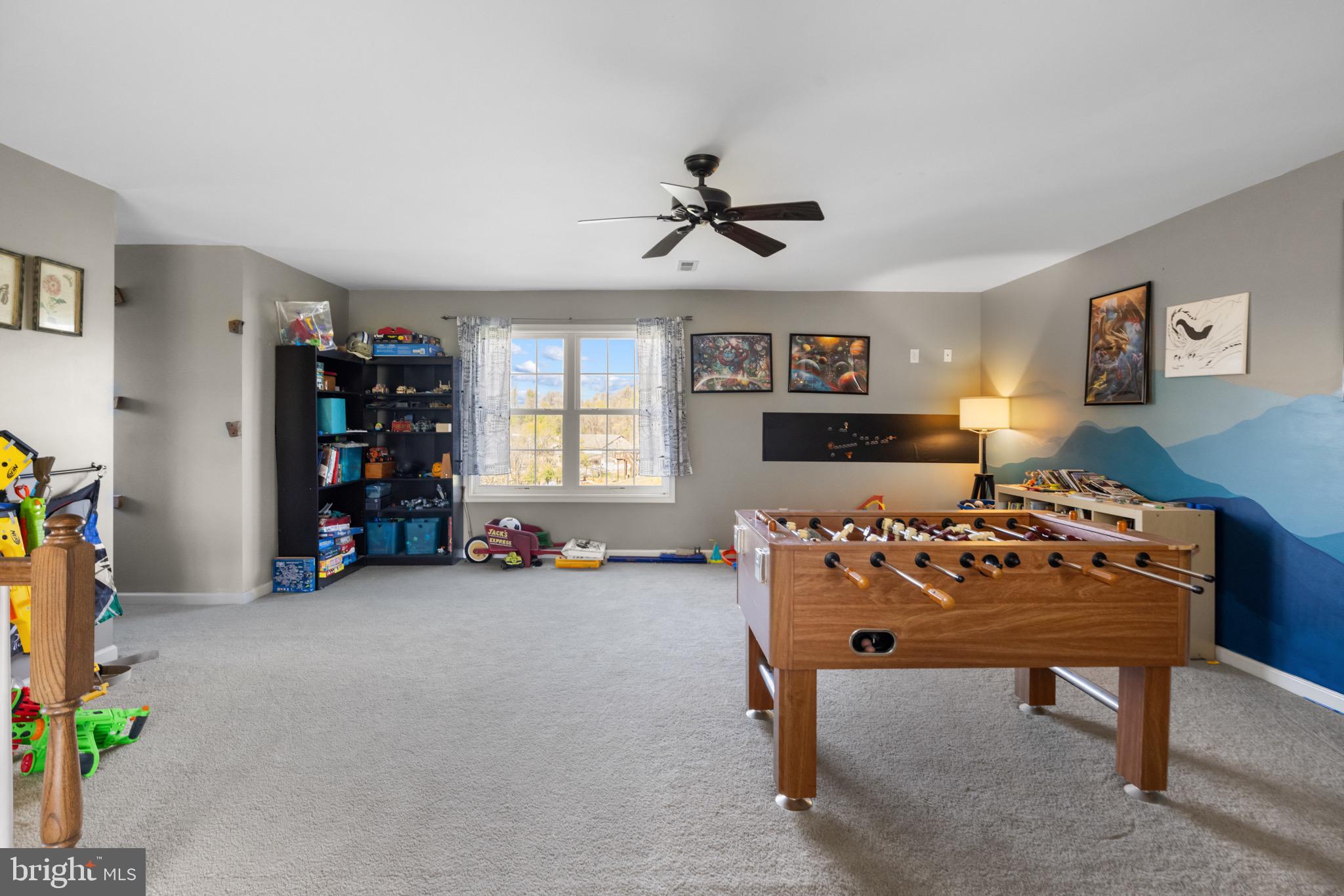 FREEZELAND MANOR - Residential