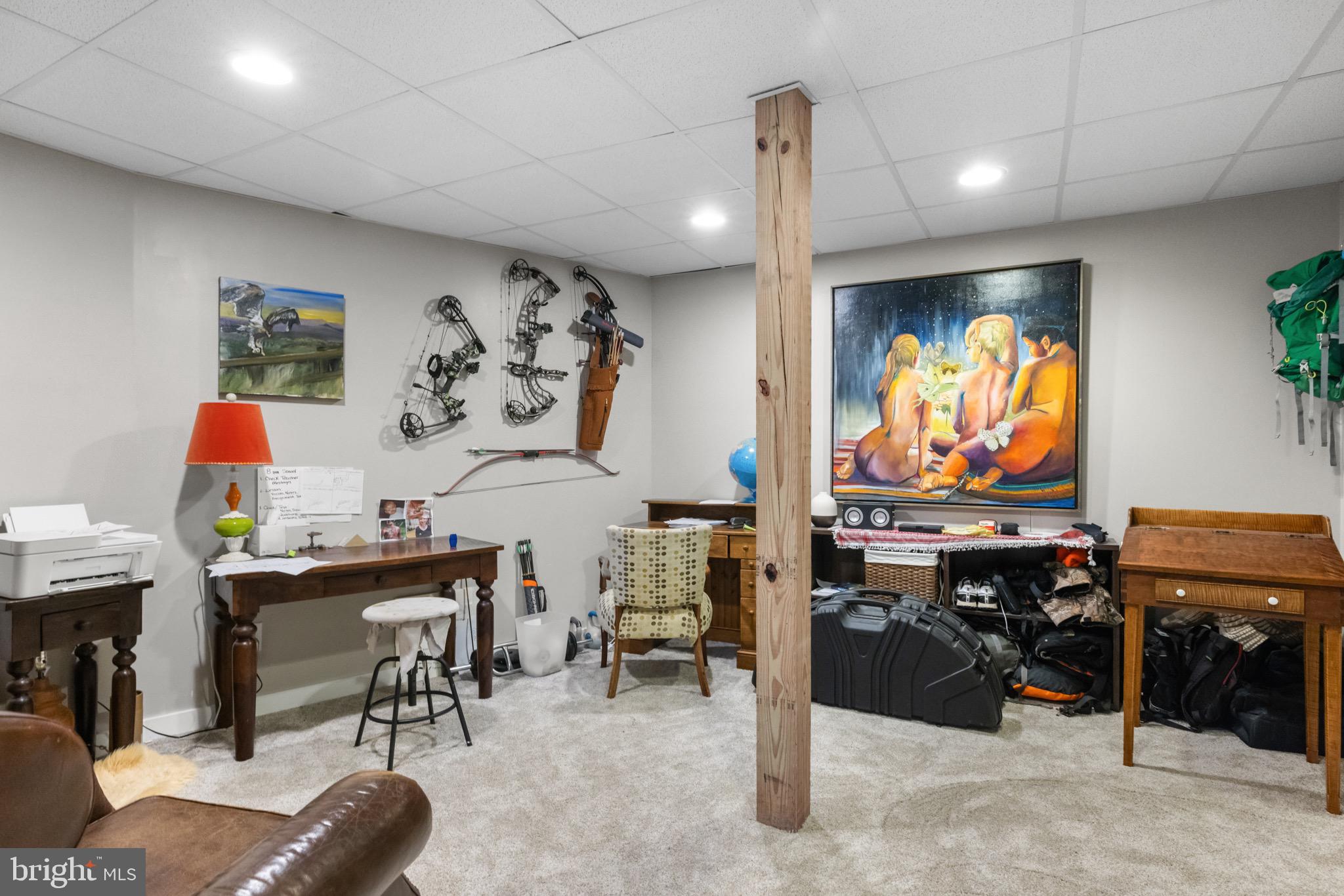 FREEZELAND MANOR - Residential