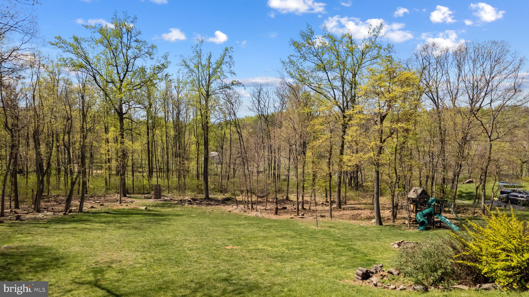 FREEZELAND MANOR - Residential