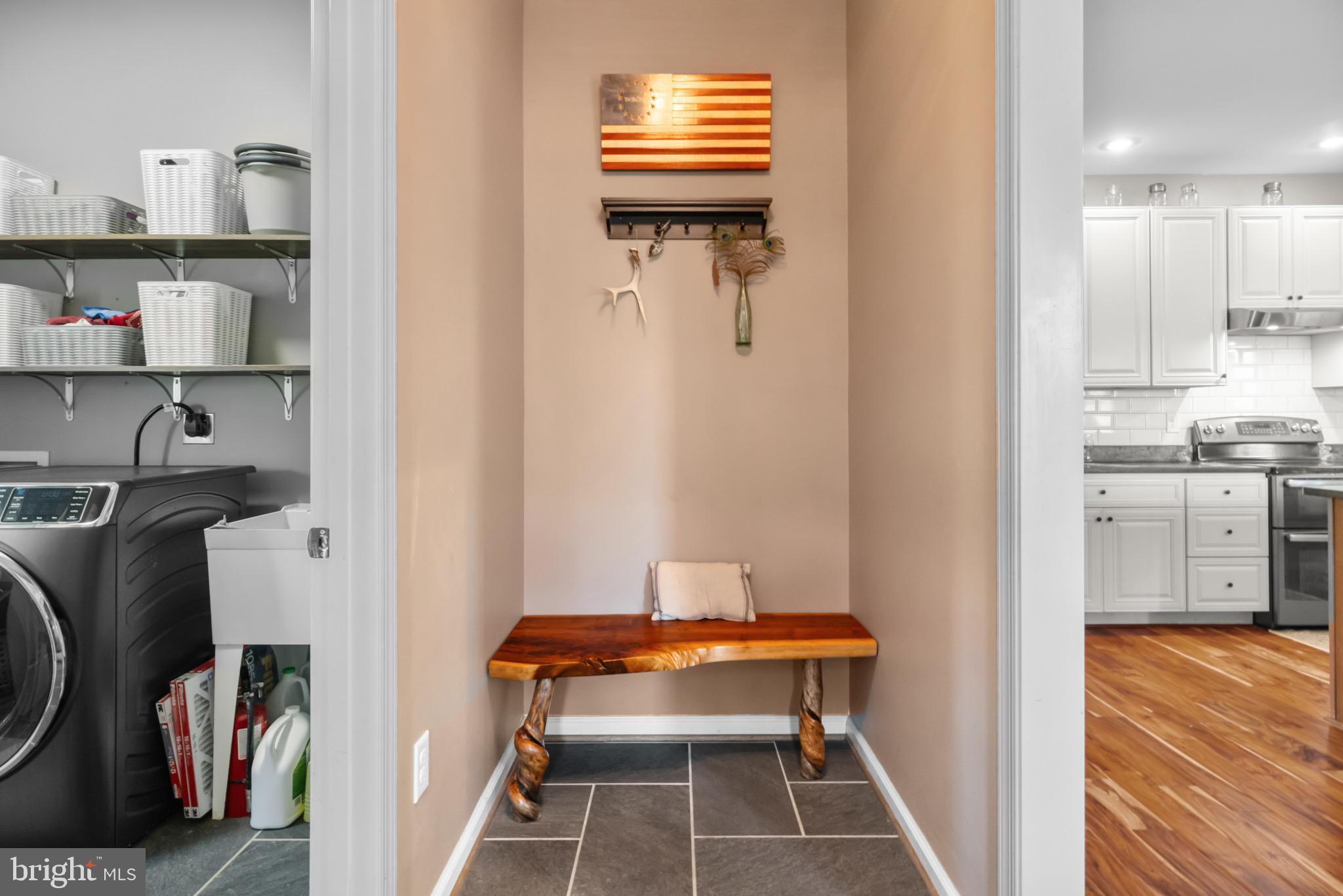 FREEZELAND MANOR - Residential