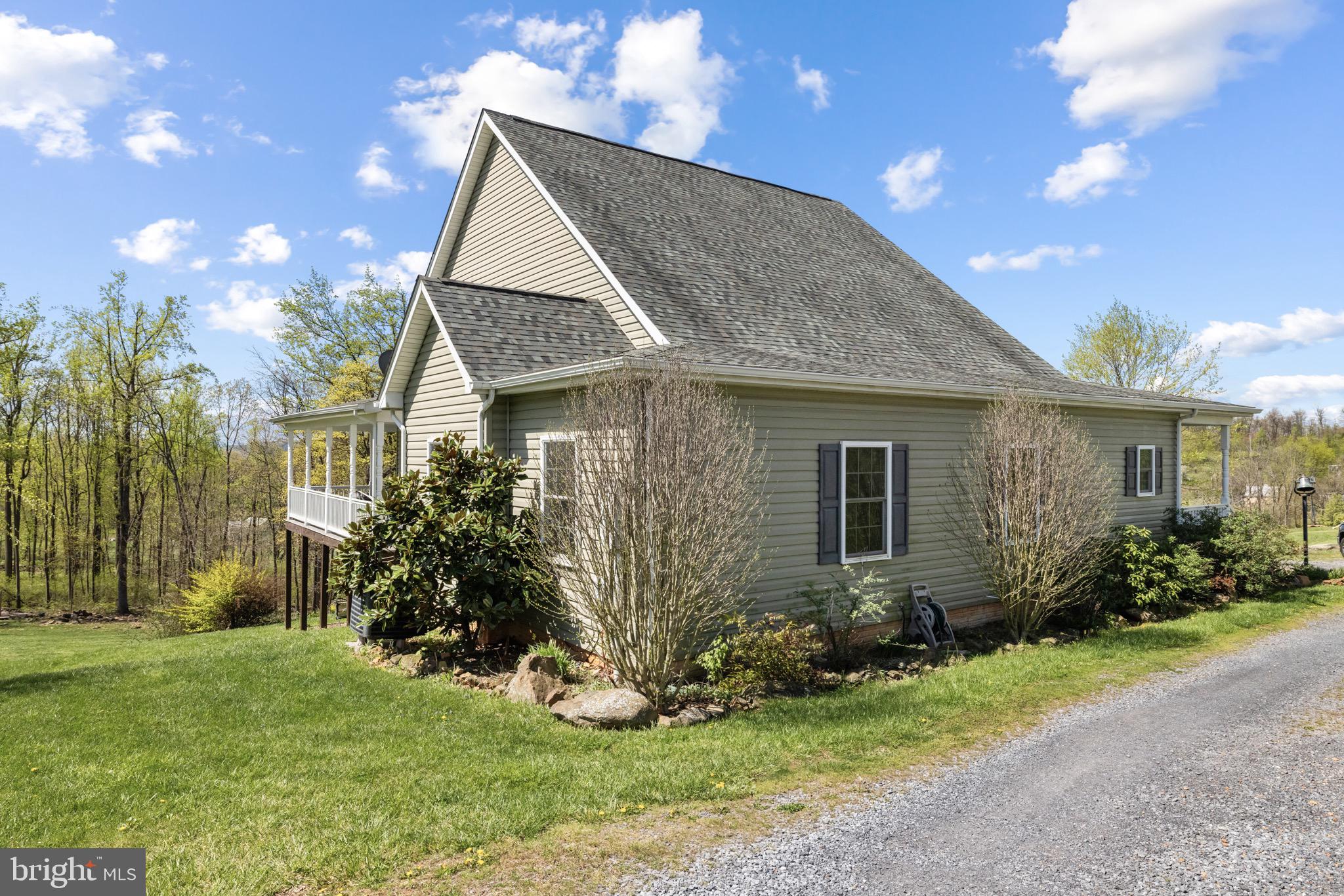 FREEZELAND MANOR - Residential