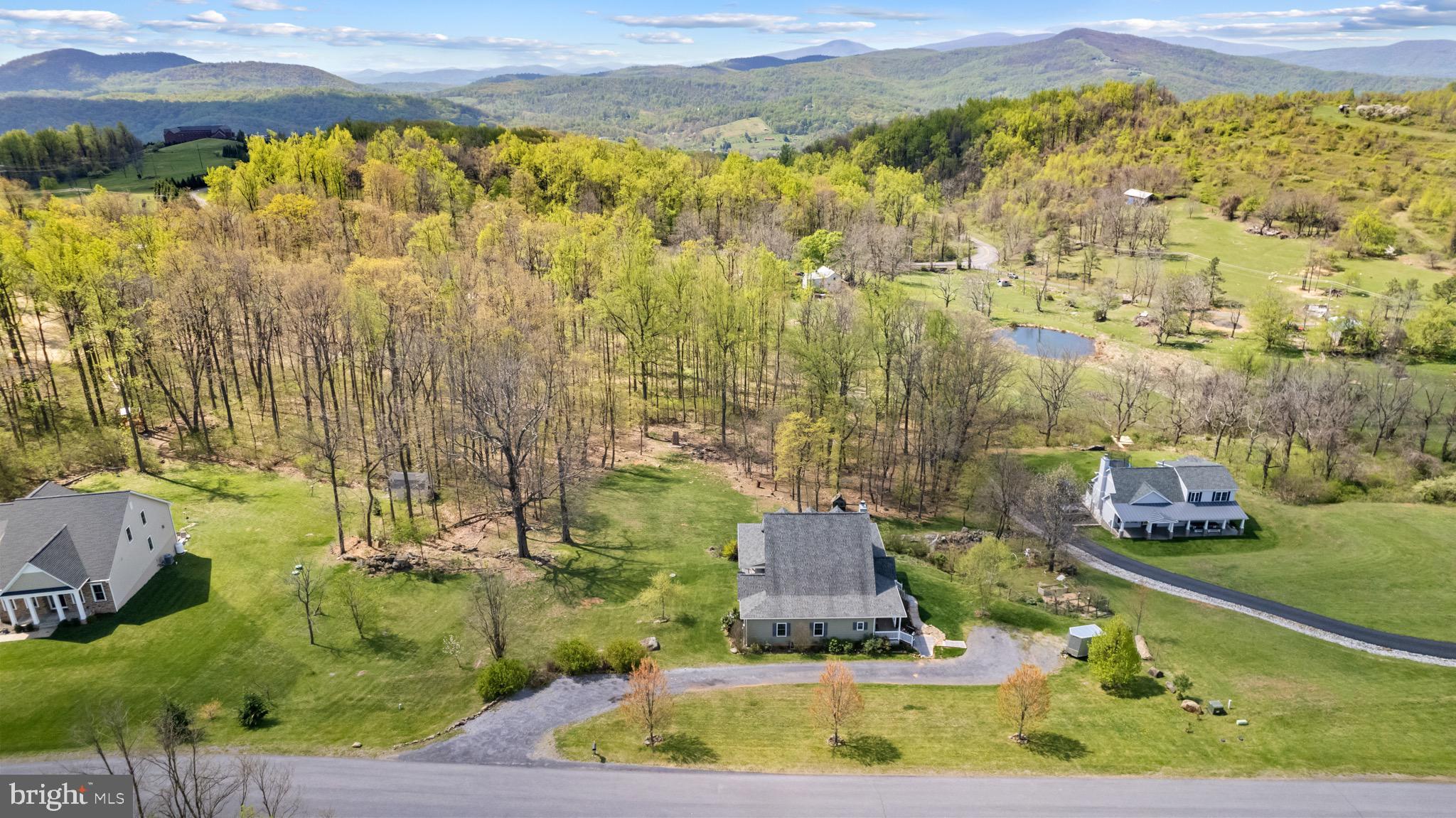 FREEZELAND MANOR - Residential