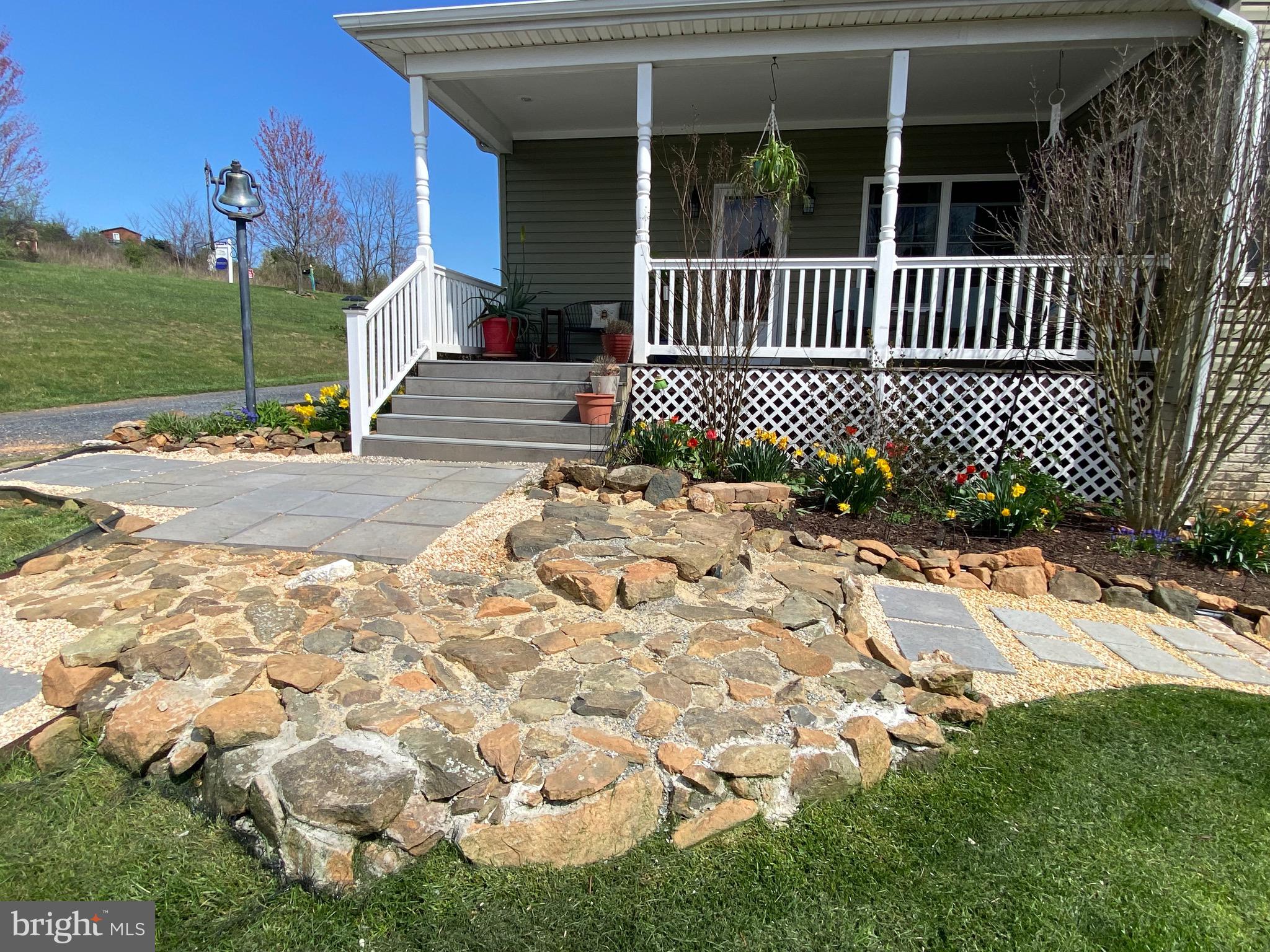 FREEZELAND MANOR - Residential