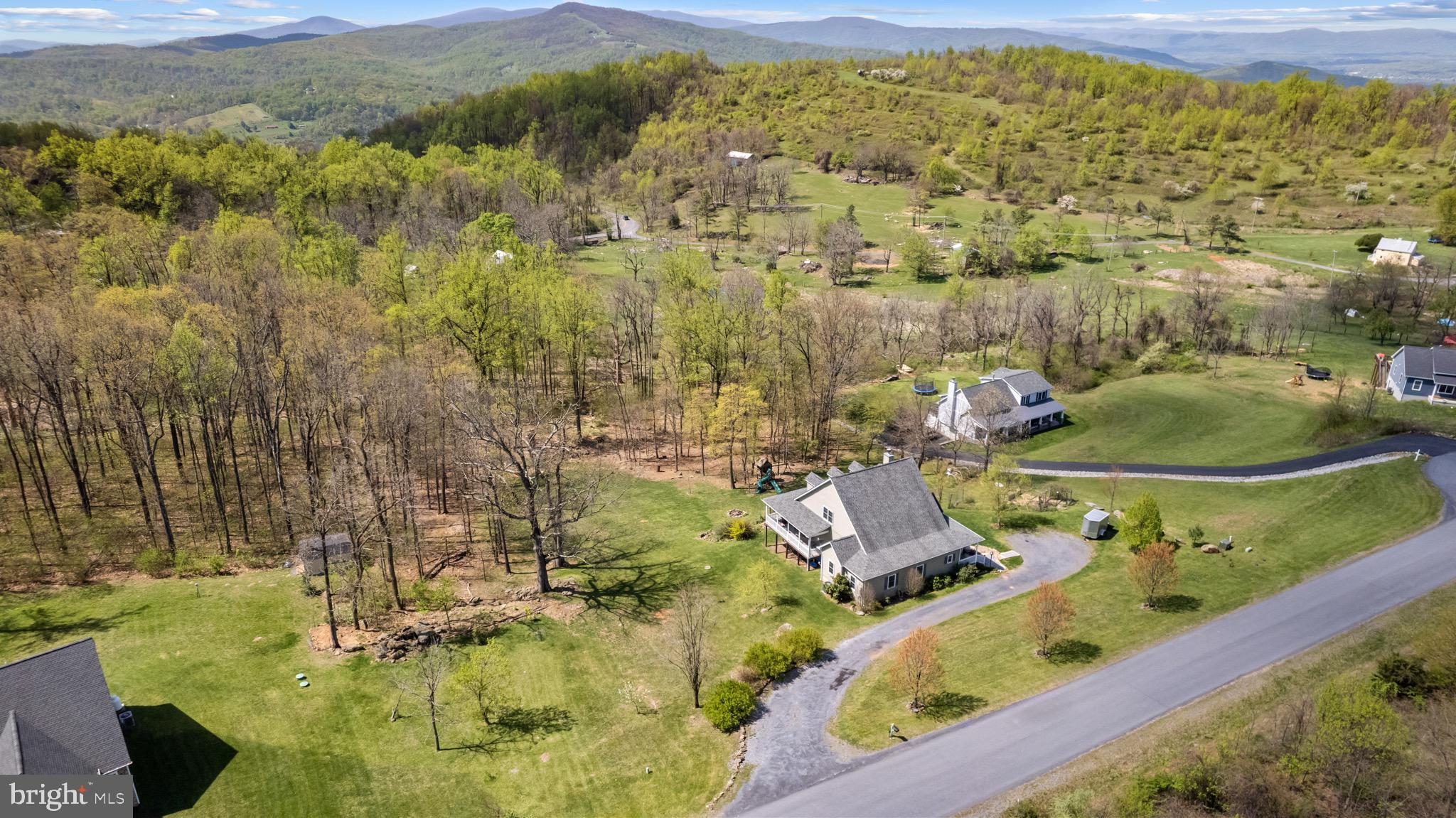 FREEZELAND MANOR - Residential