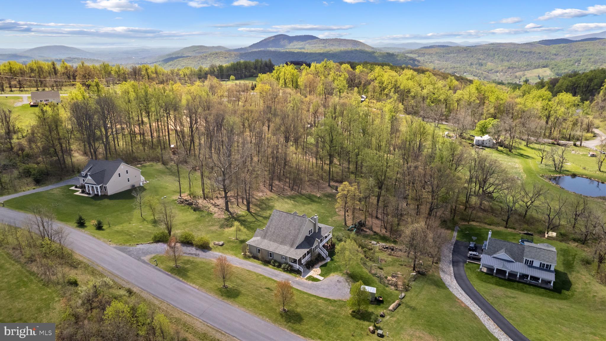 FREEZELAND MANOR - Residential