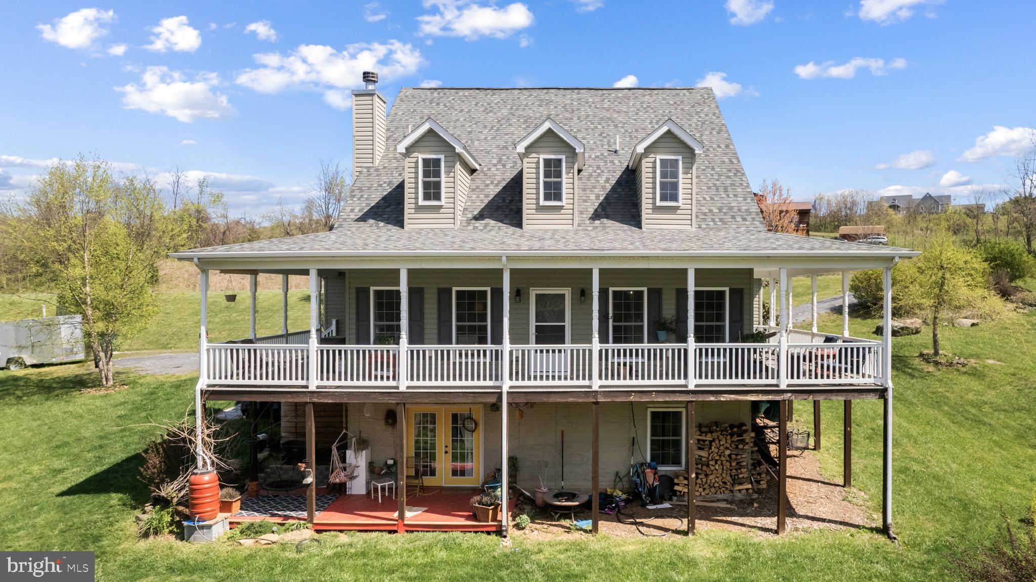 FREEZELAND MANOR - Residential