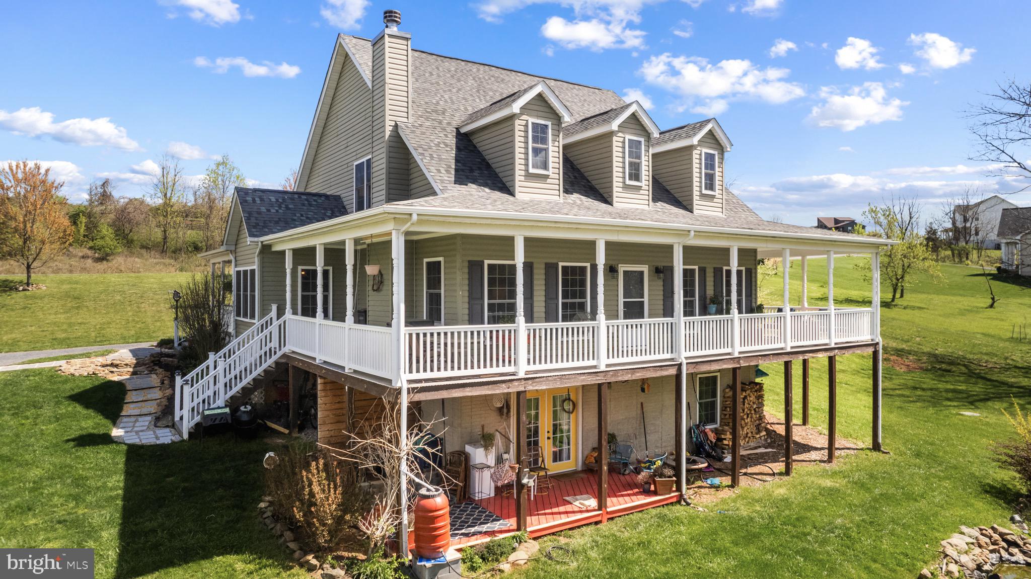 FREEZELAND MANOR - Residential