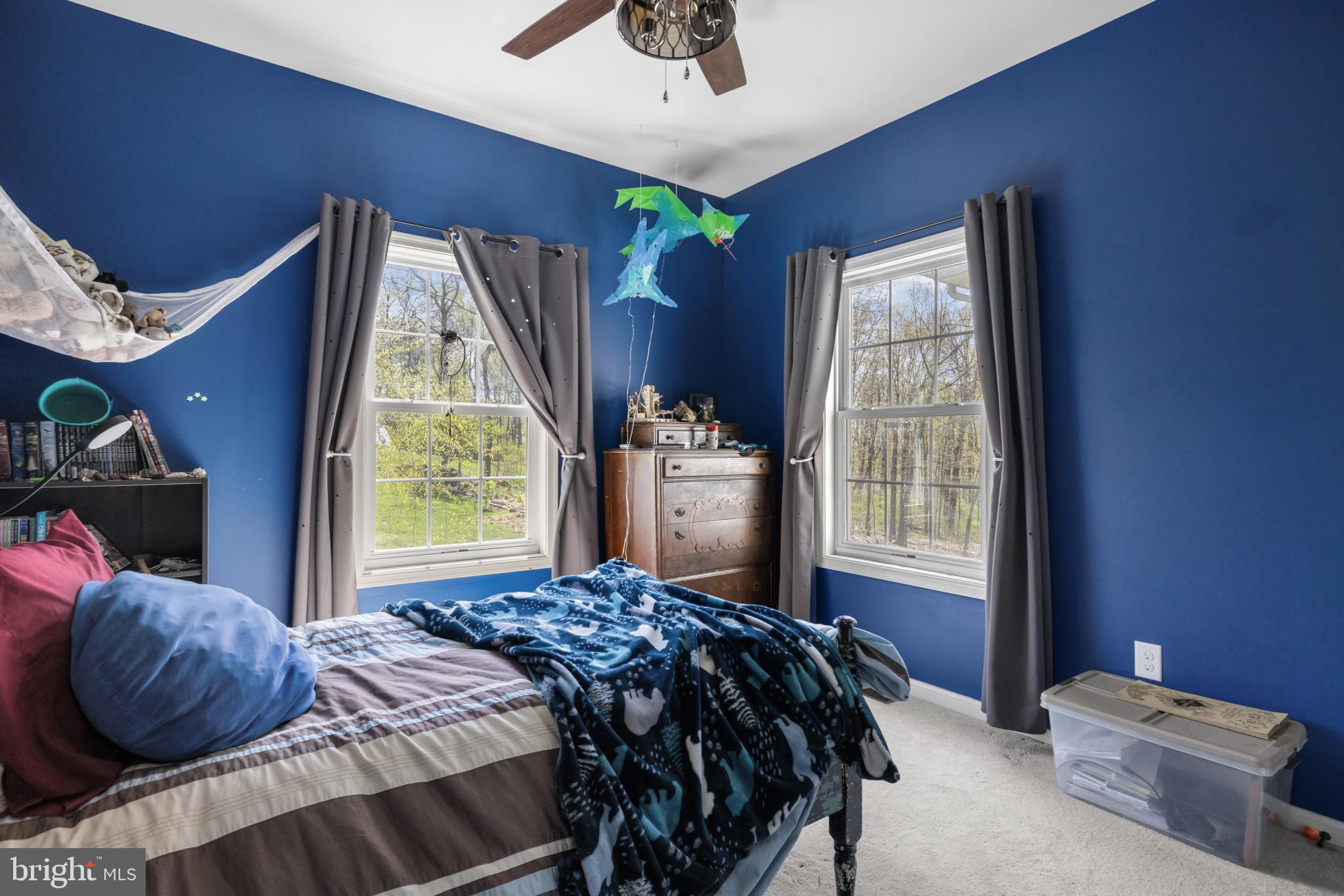 FREEZELAND MANOR - Residential