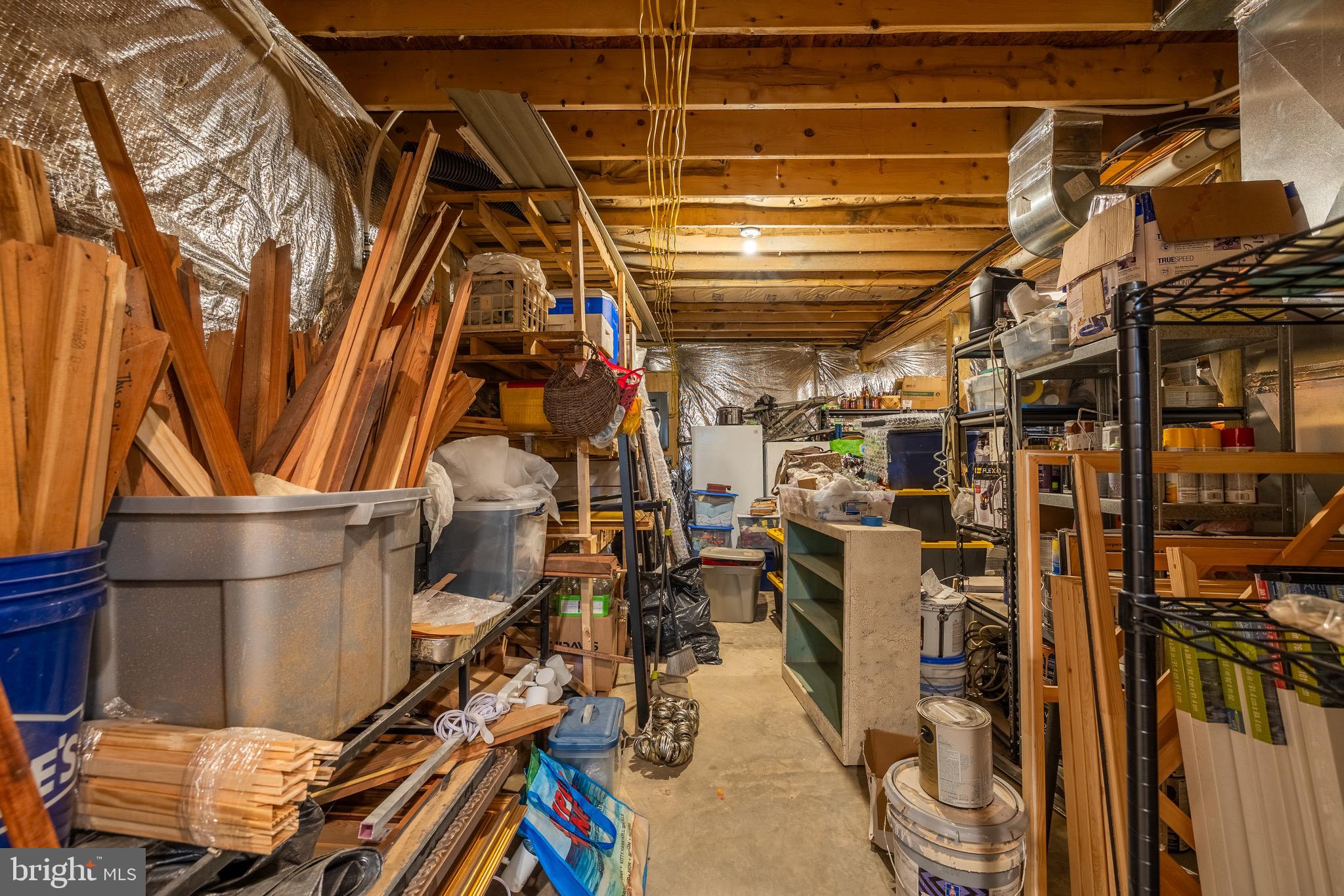 FREEZELAND MANOR - Residential