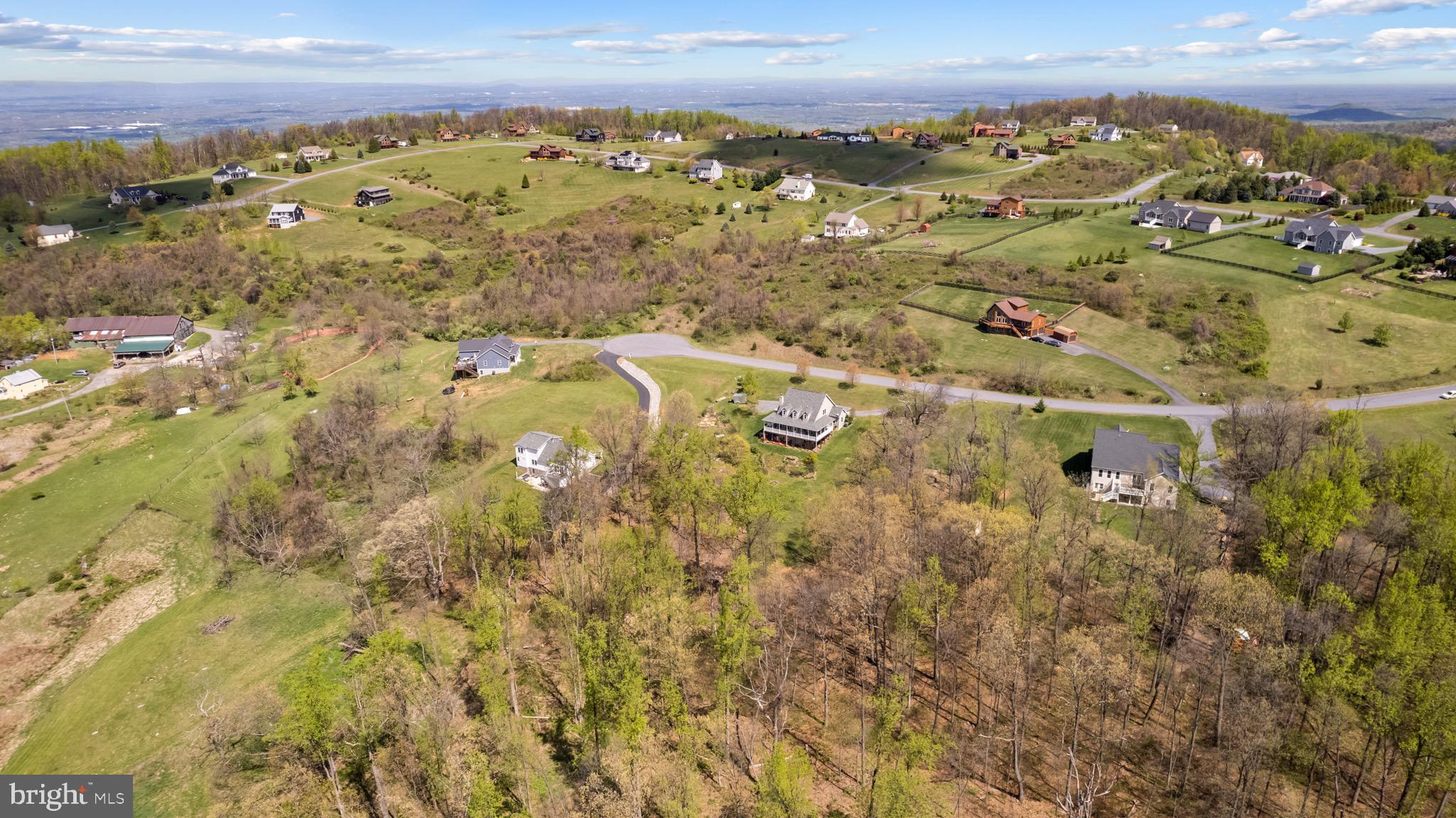 FREEZELAND MANOR - Residential