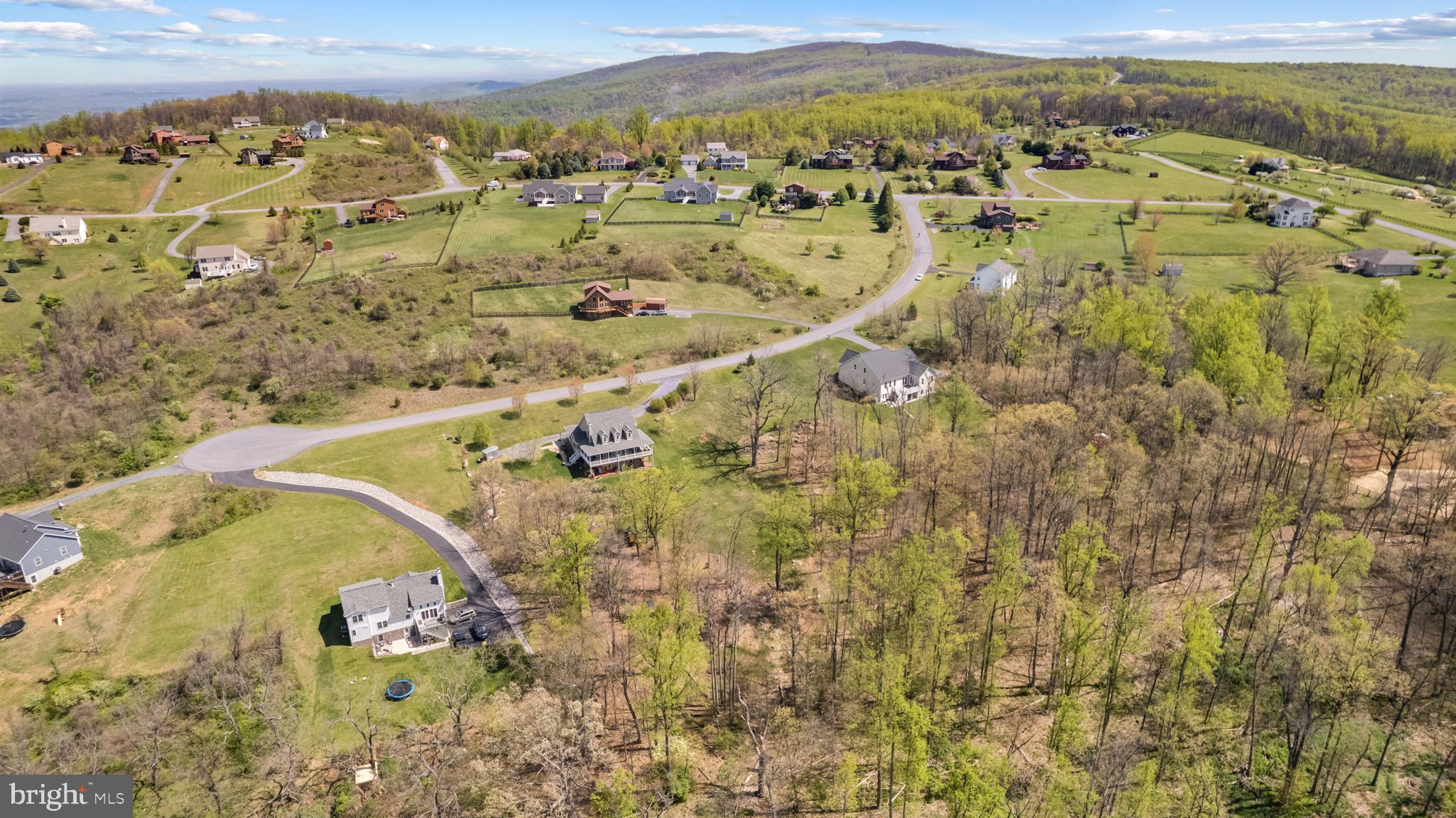 FREEZELAND MANOR - Residential