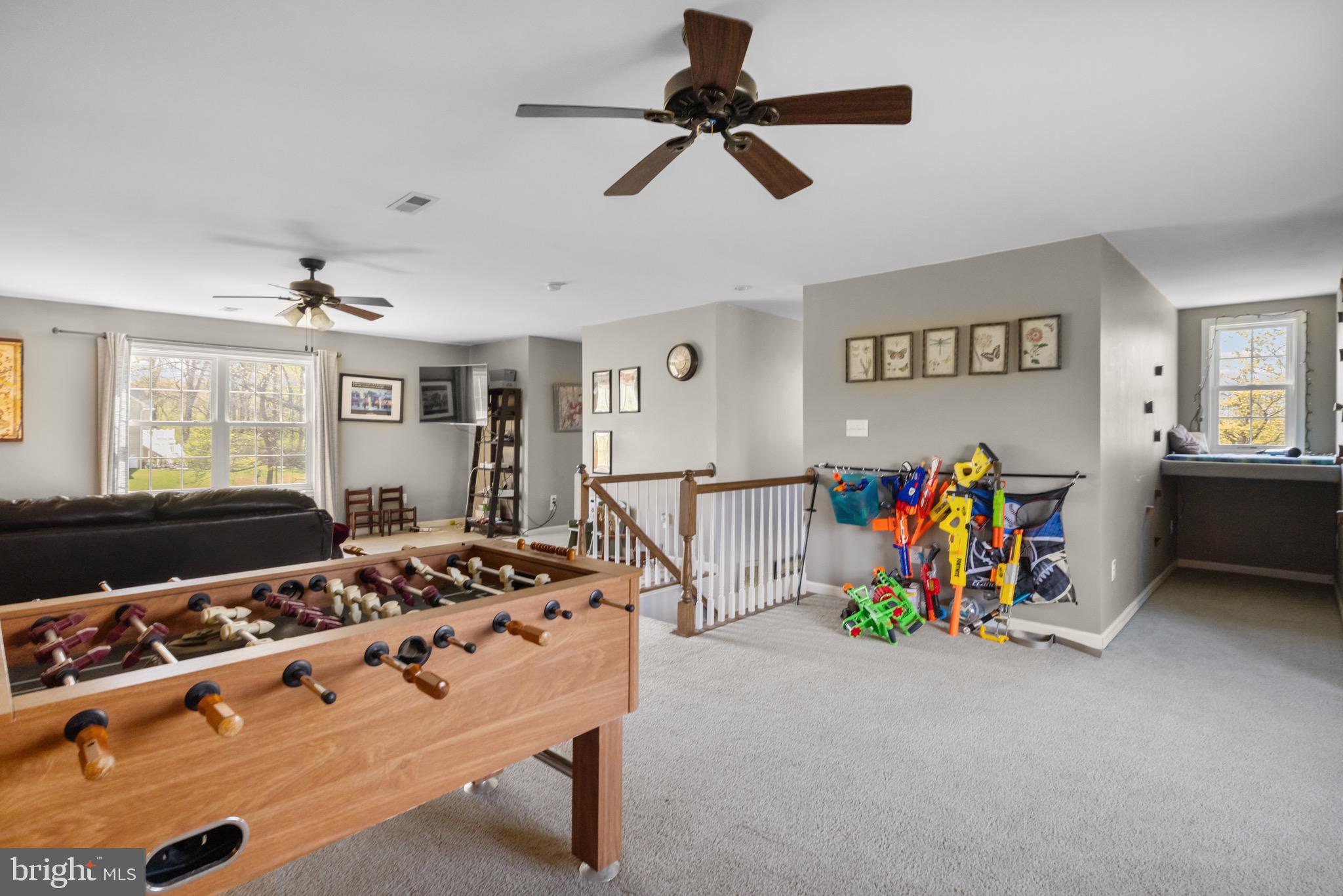 FREEZELAND MANOR - Residential