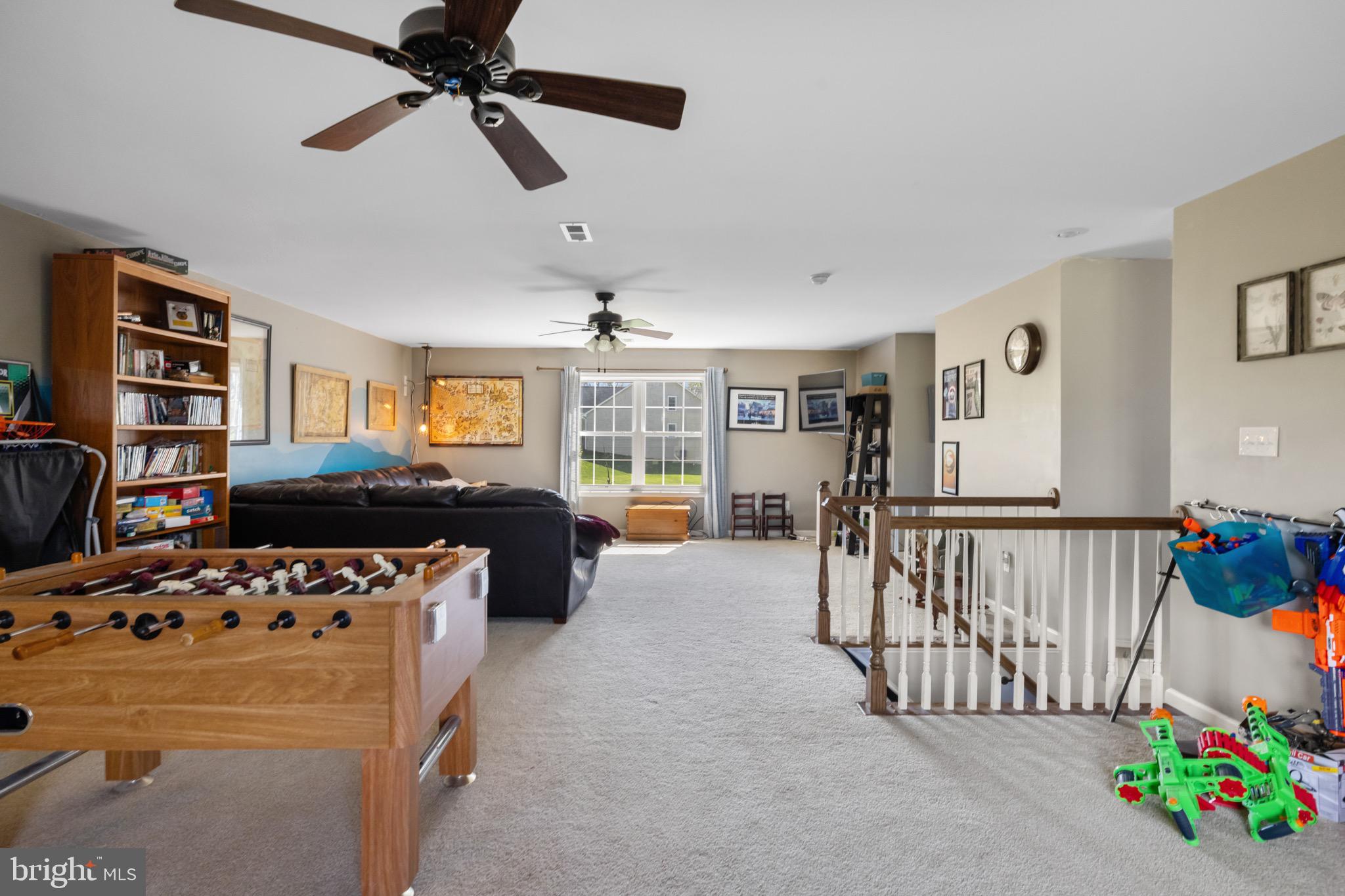 FREEZELAND MANOR - Residential