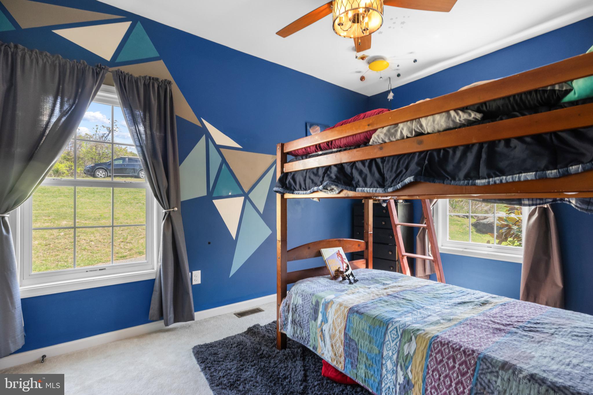 FREEZELAND MANOR - Residential