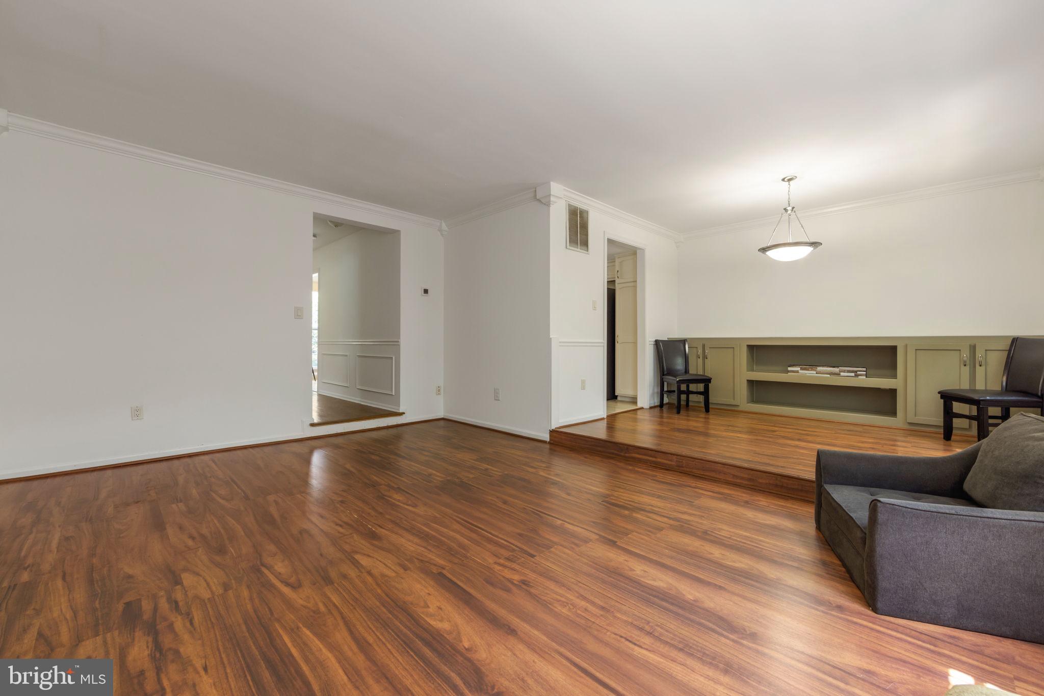 8809 SURVEYORS PLACE