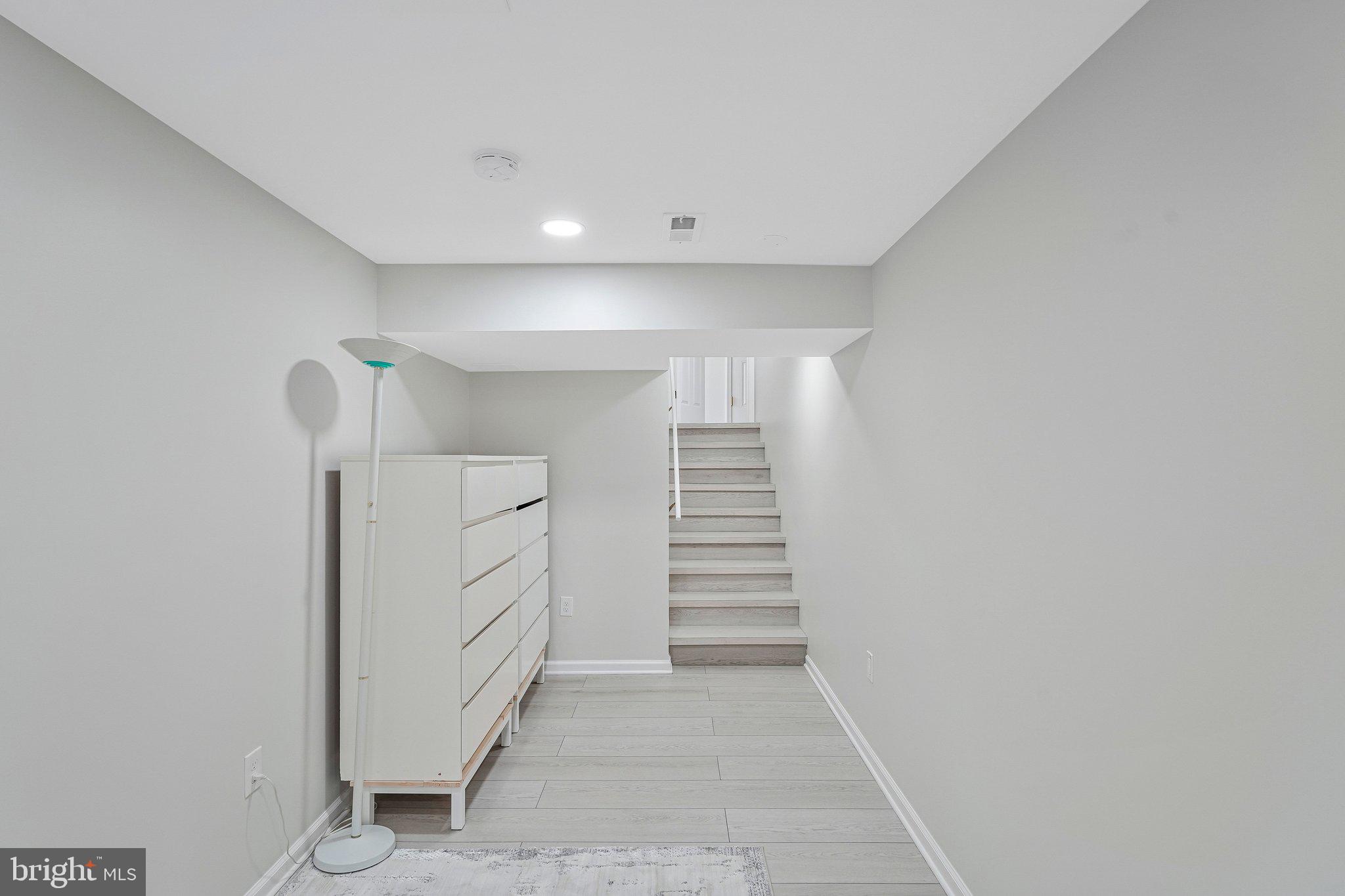 KINGS PARK WEST - Residential