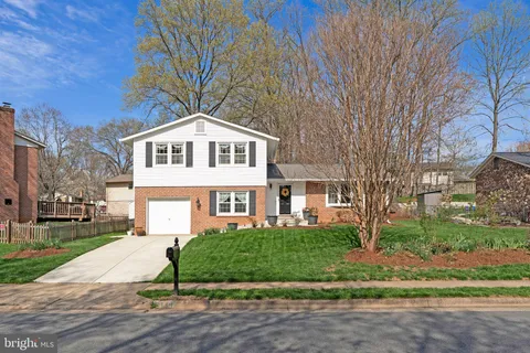 5148 Pumphrey Drive, Fairfax, VA MLS: VAFX2300442