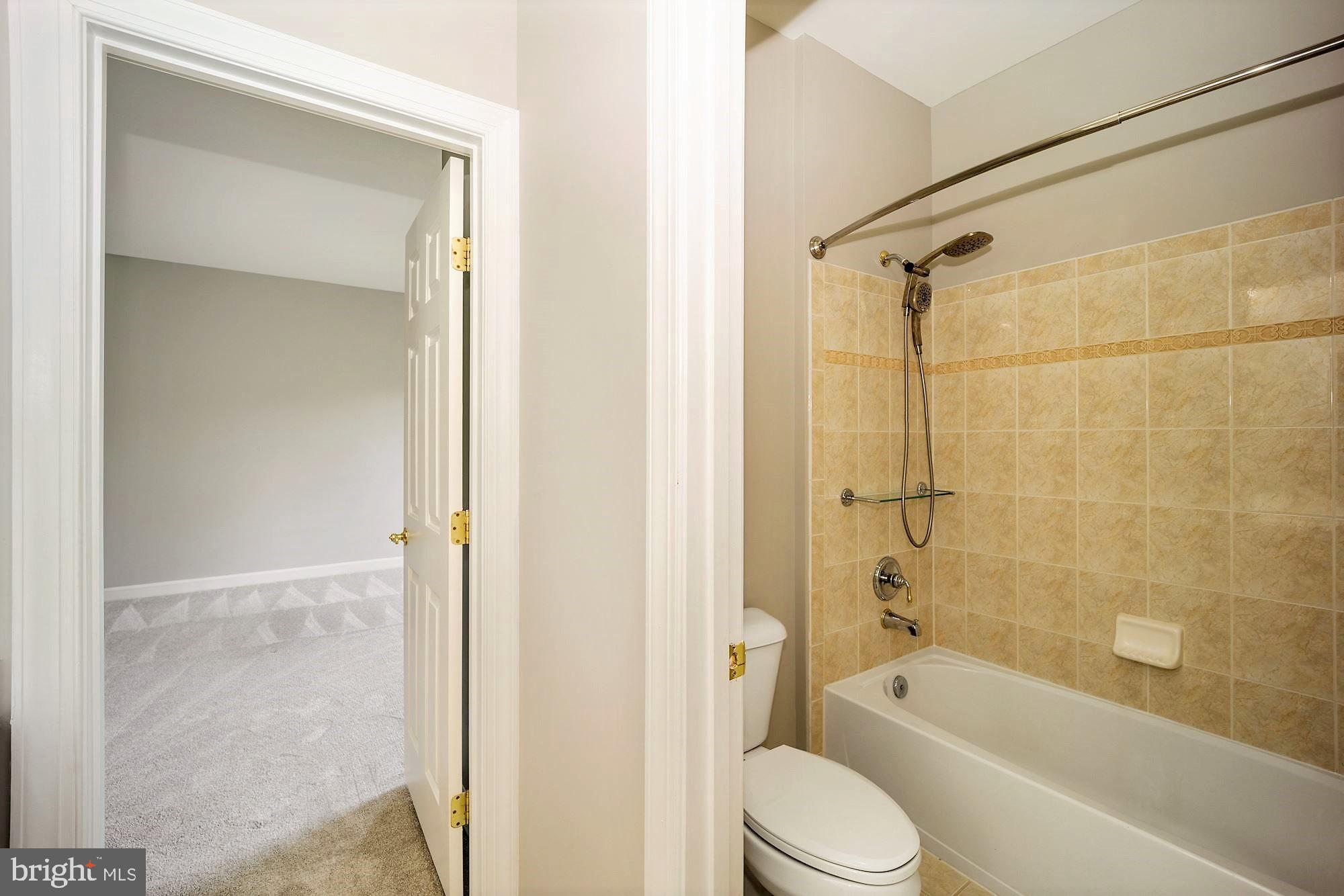 VILLAGES OF URBANA - Residential Lease