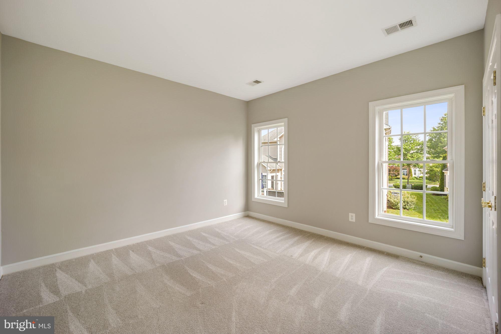 VILLAGES OF URBANA - Residential Lease