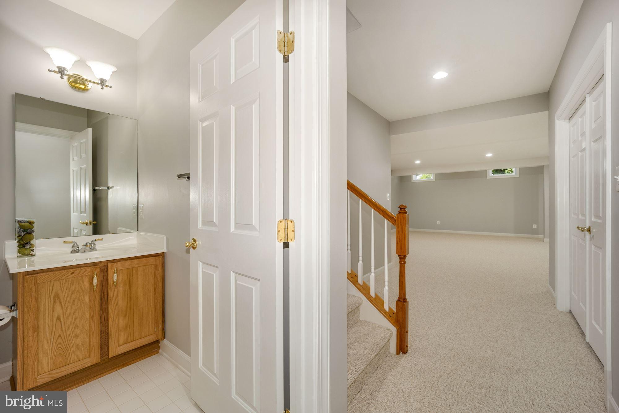 VILLAGES OF URBANA - Residential Lease