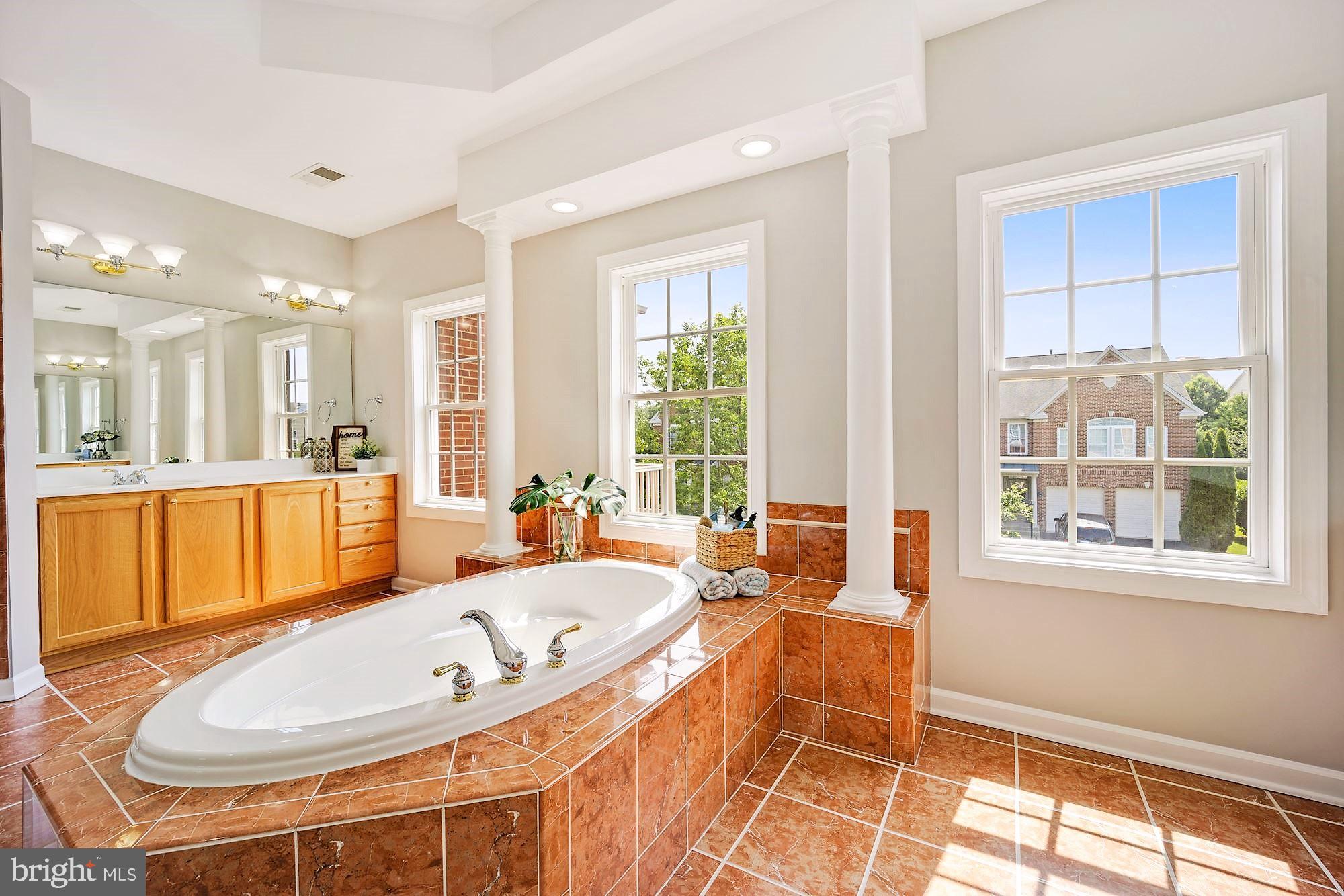 VILLAGES OF URBANA - Residential Lease